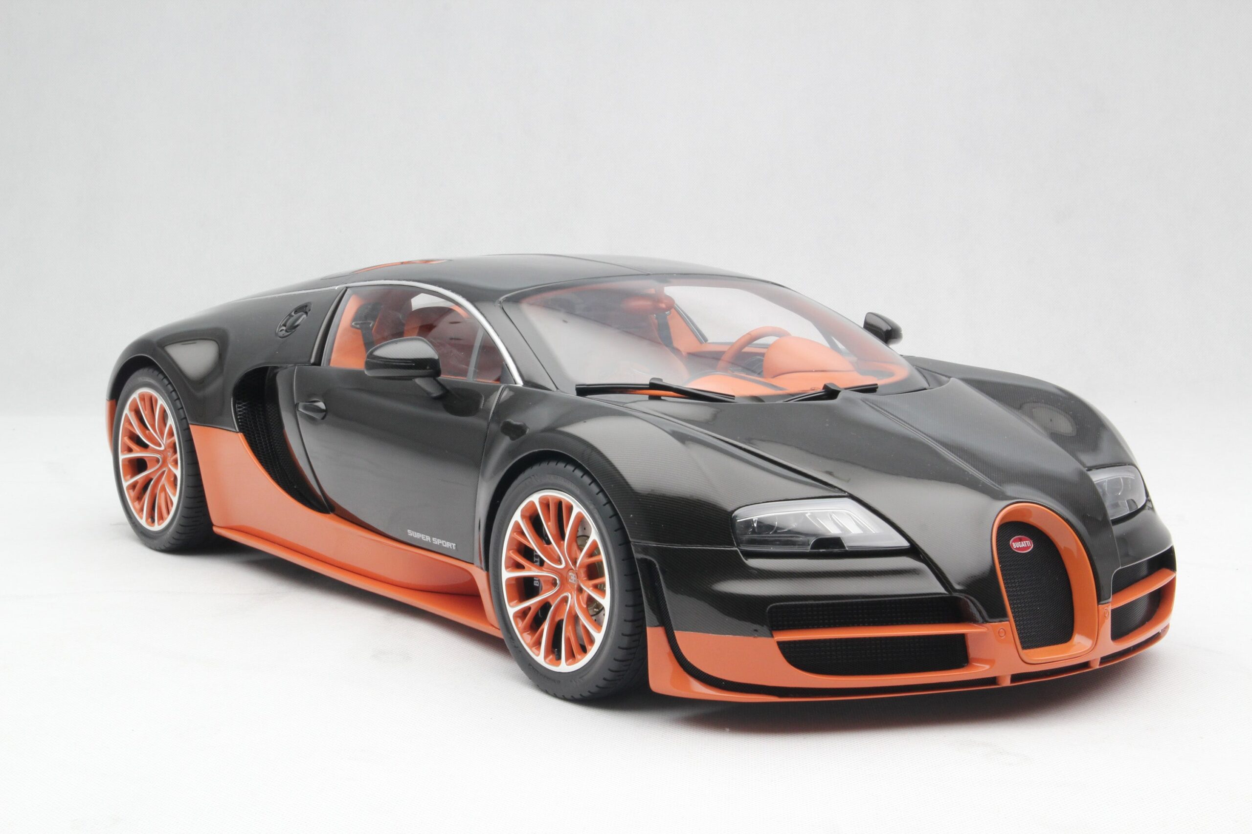 Amalgam Bugatti Veyron Tailor Made | 1:8 - Image 29