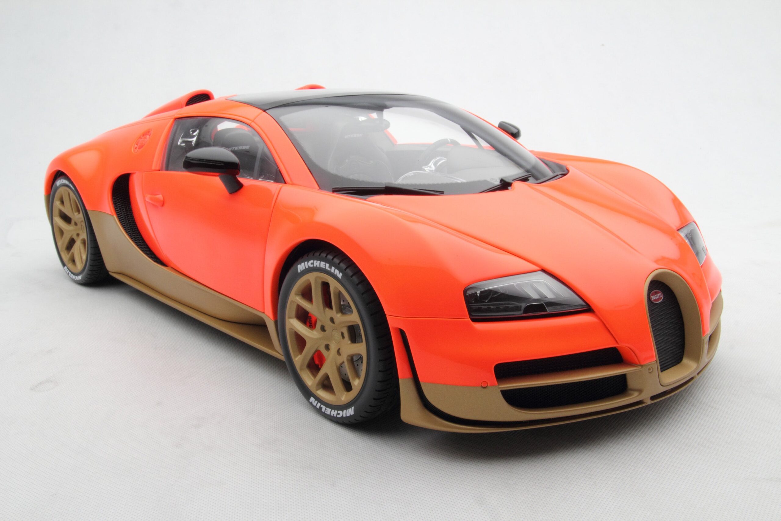 Amalgam Bugatti Veyron Tailor Made | 1:8 - Image 33