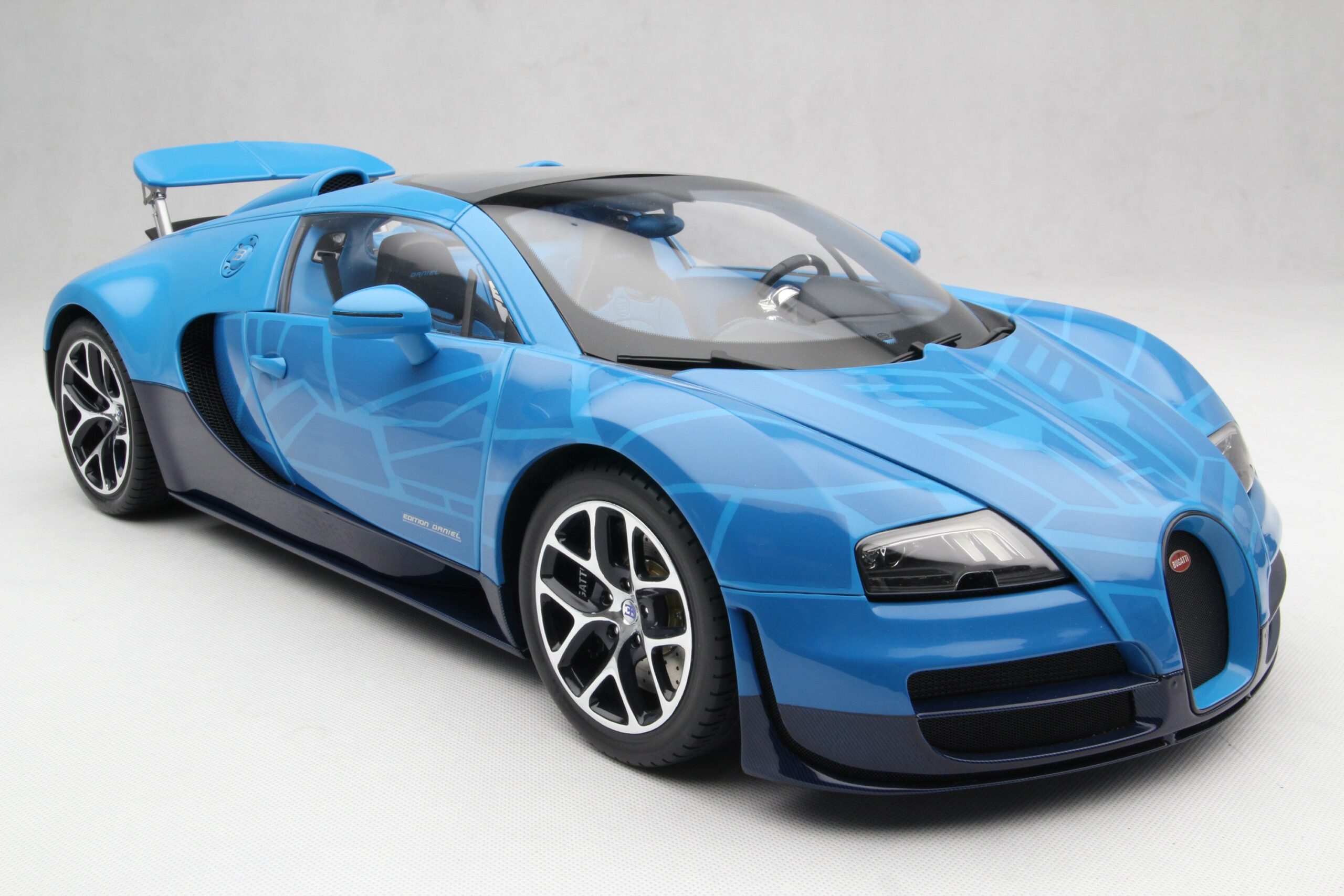 Amalgam Bugatti Veyron Tailor Made | 1:8 - Image 45