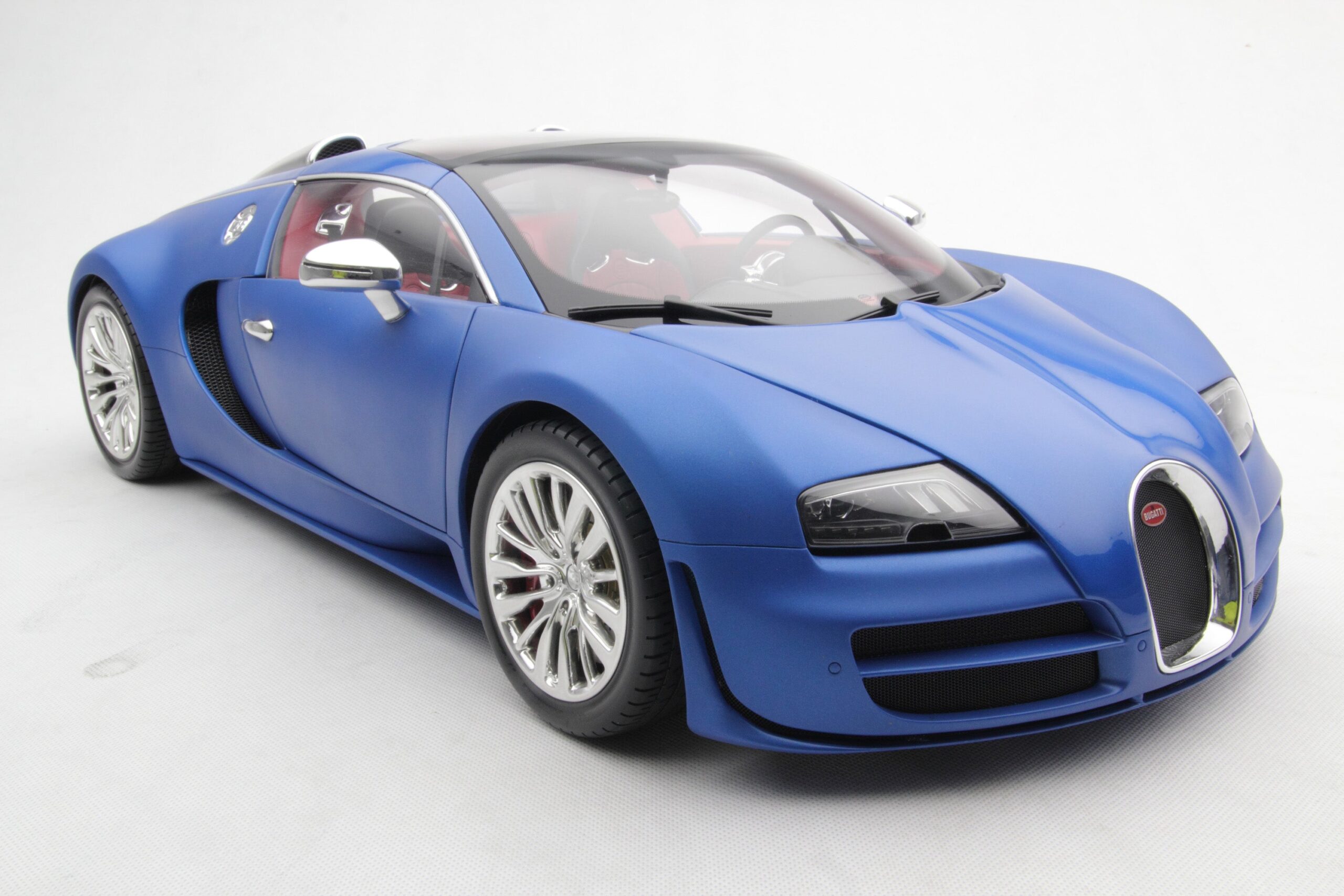 Amalgam Bugatti Veyron Tailor Made | 1:8 - Image 35