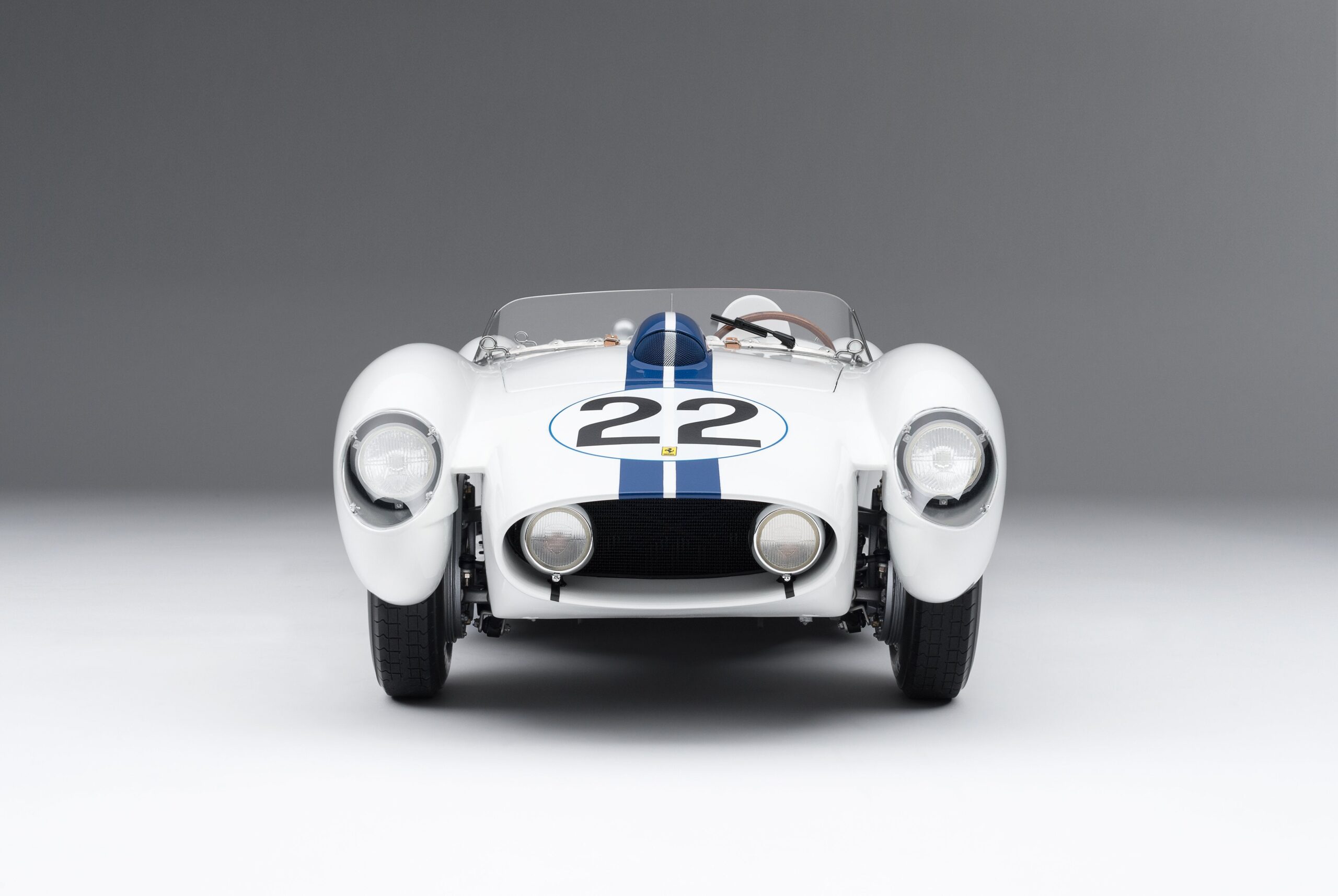 Amalgam Ferrari 250 TR 1958 Le Mans "Lucybelle II" - Weiß | 1:8 – Bild 6