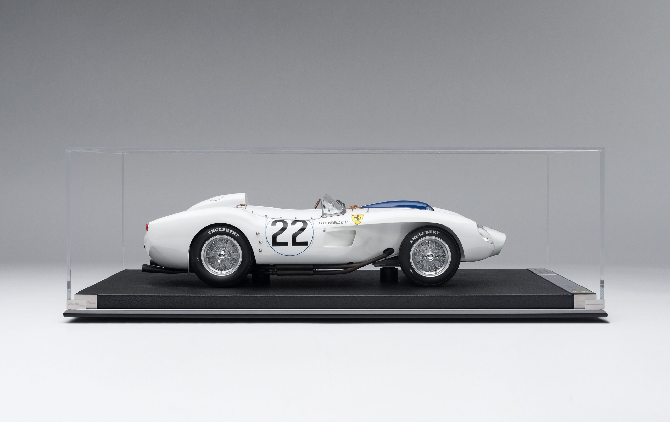 Amalgam Ferrari 250 TR 1958 Le Mans "Lucybelle II" - Weiß | 1:8 – Bild 14
