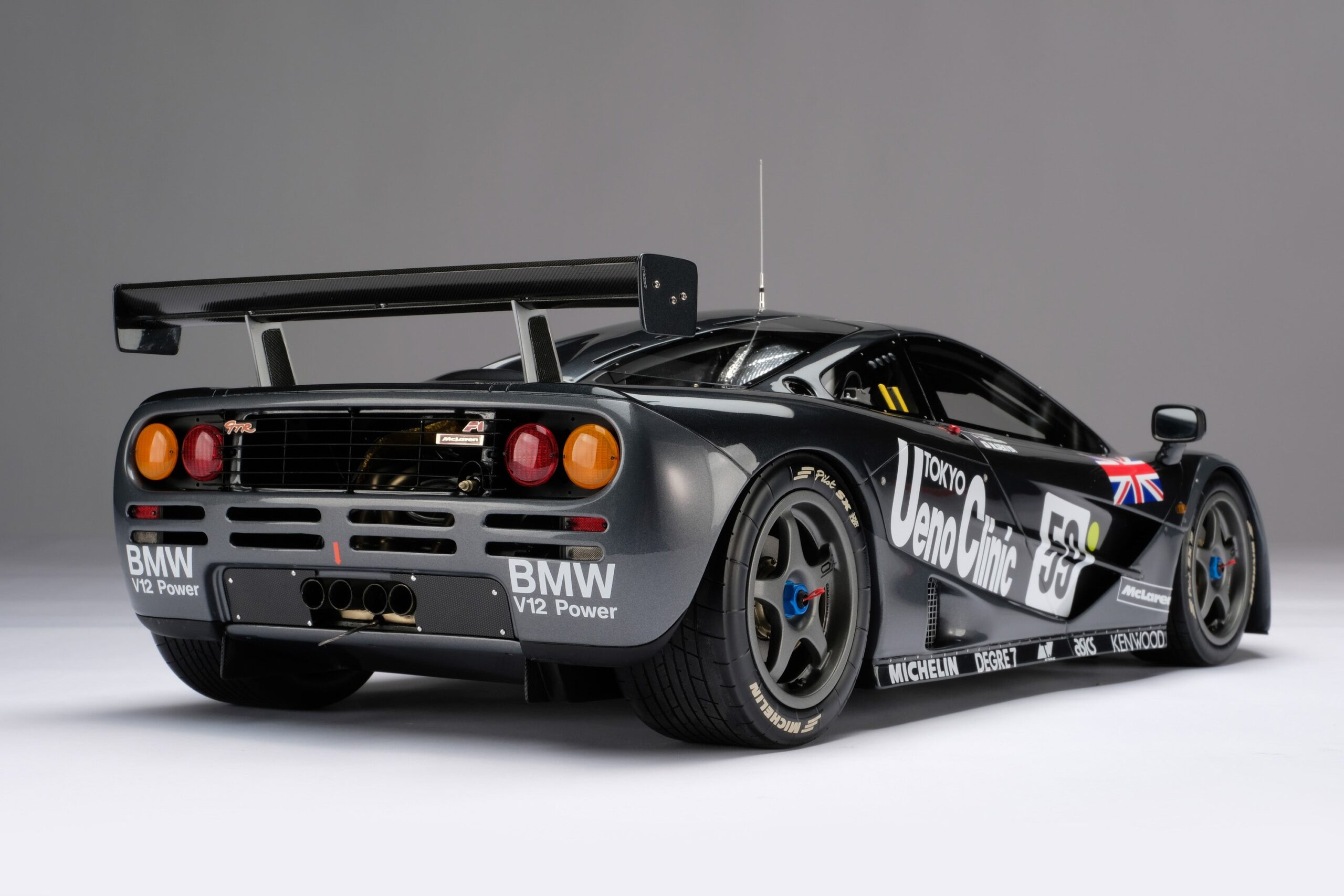 Amalgam McLaren F1 GTR Ueno Clinic 1995 Le Mans Sieger - Weiß | 1:8 – Bild 11