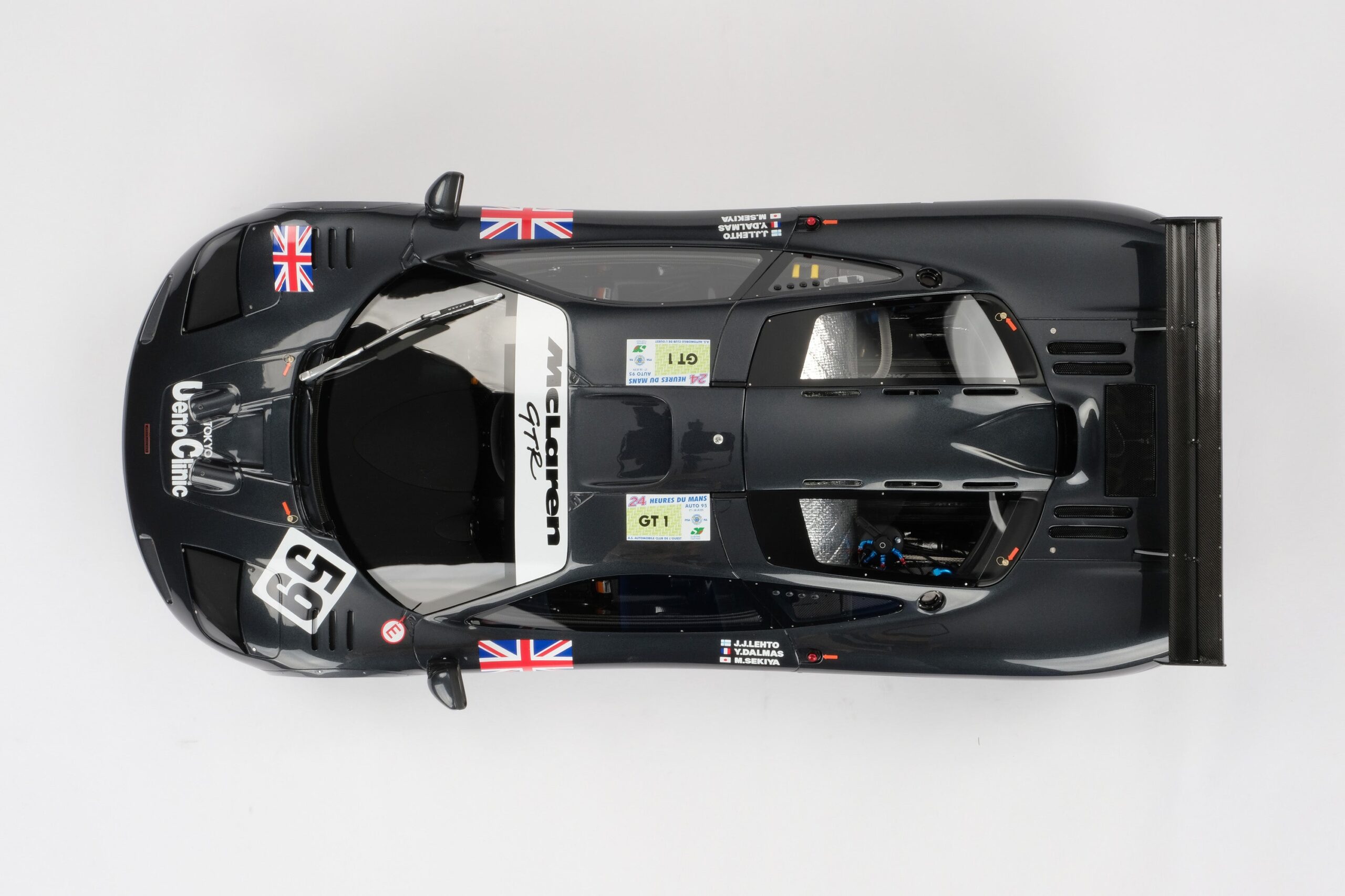 Amalgam McLaren F1 GTR Ueno Clinic 1995 Le Mans Sieger - Weiß | 1:8 – Bild 16