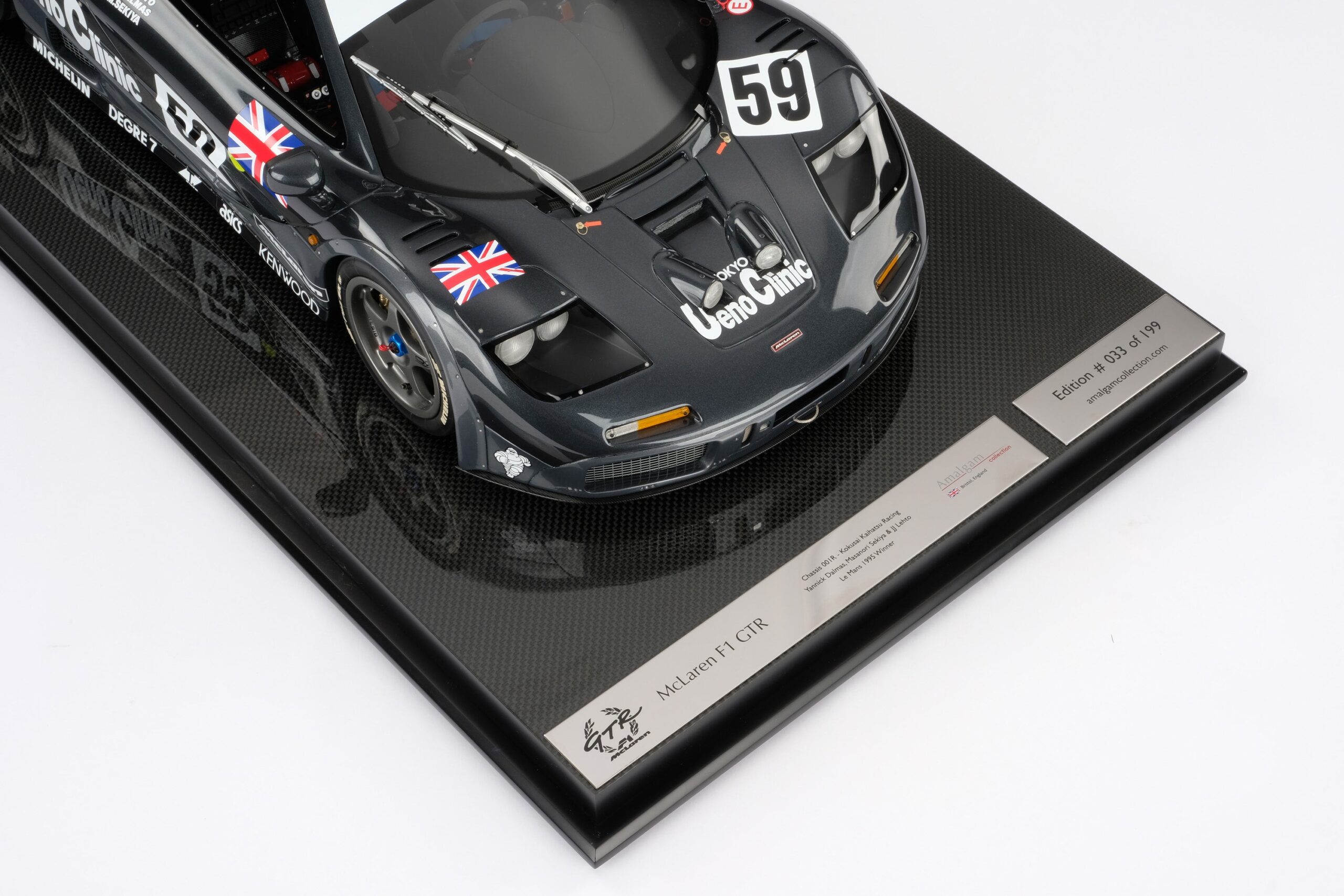Amalgam McLaren F1 GTR Ueno Clinic 1995 Le Mans Sieger - Weiß | 1:8 – Bild 17