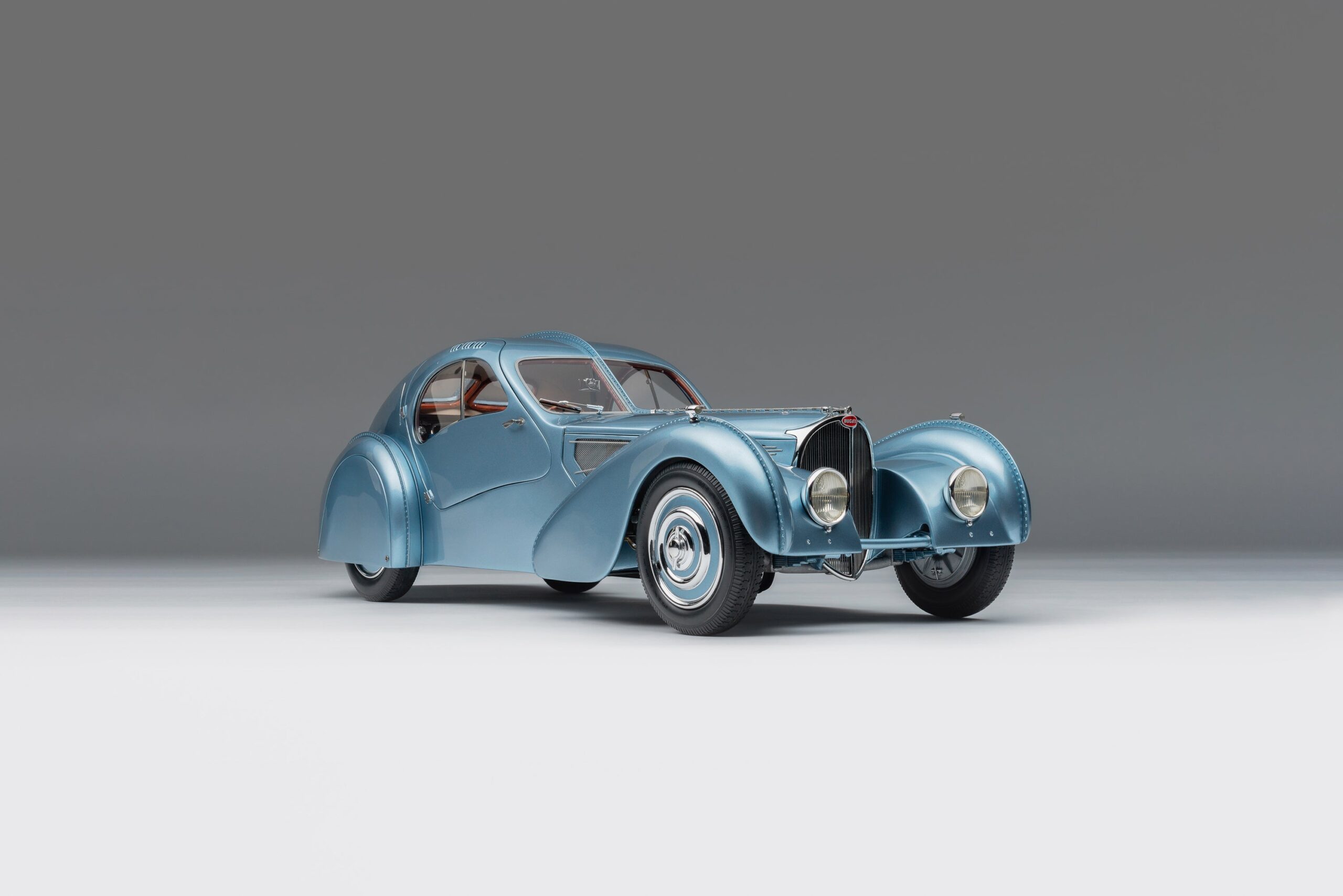 Amalgam Bugatti Type 57SC Atlantic "The Lord Rothschild" (1938) - Blau | 1:8 – Bild 2