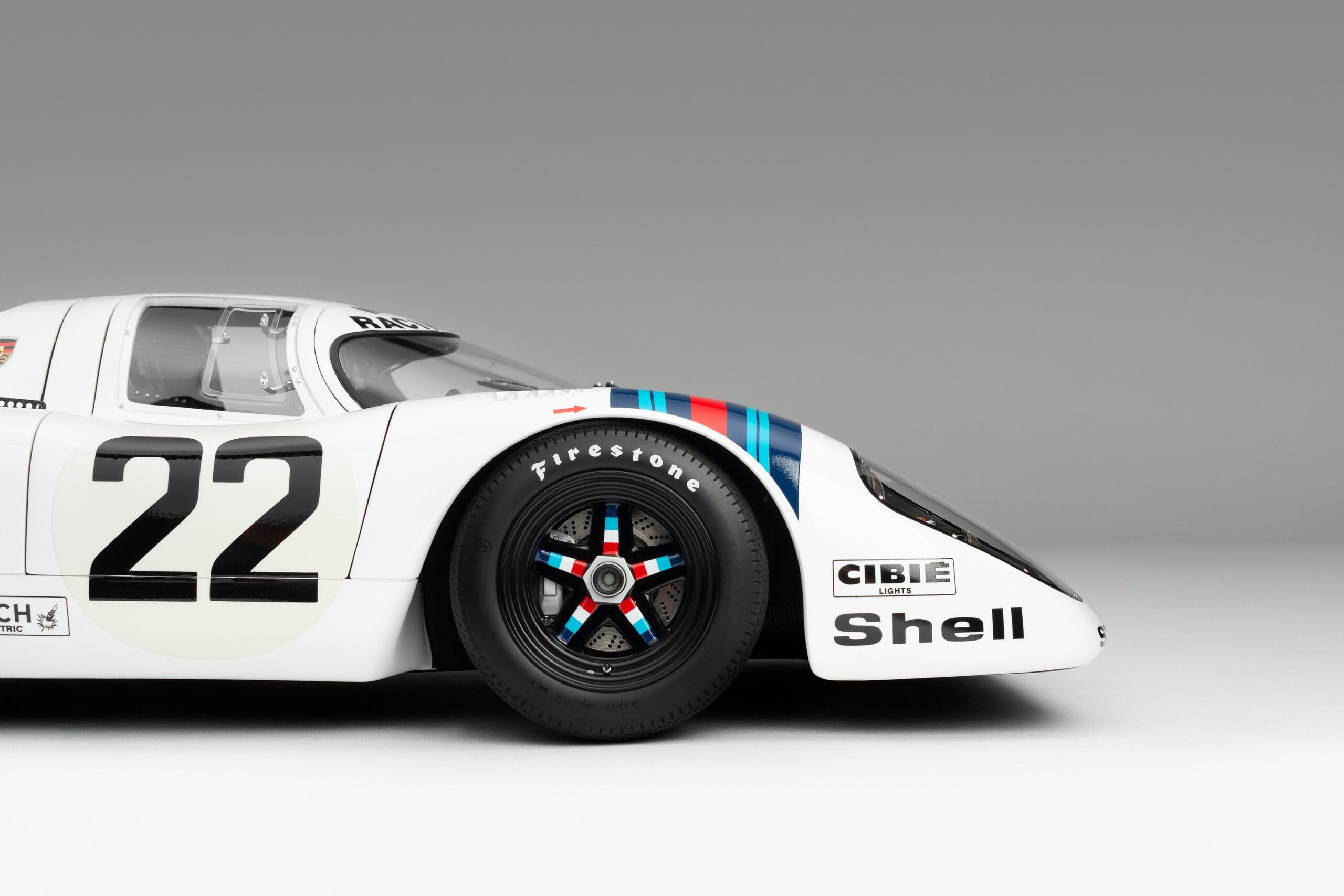 Amalgam Porsche 917 KH 1971 Le Mans Winner Martini Livery - Weiß | 1:8 - Image 11