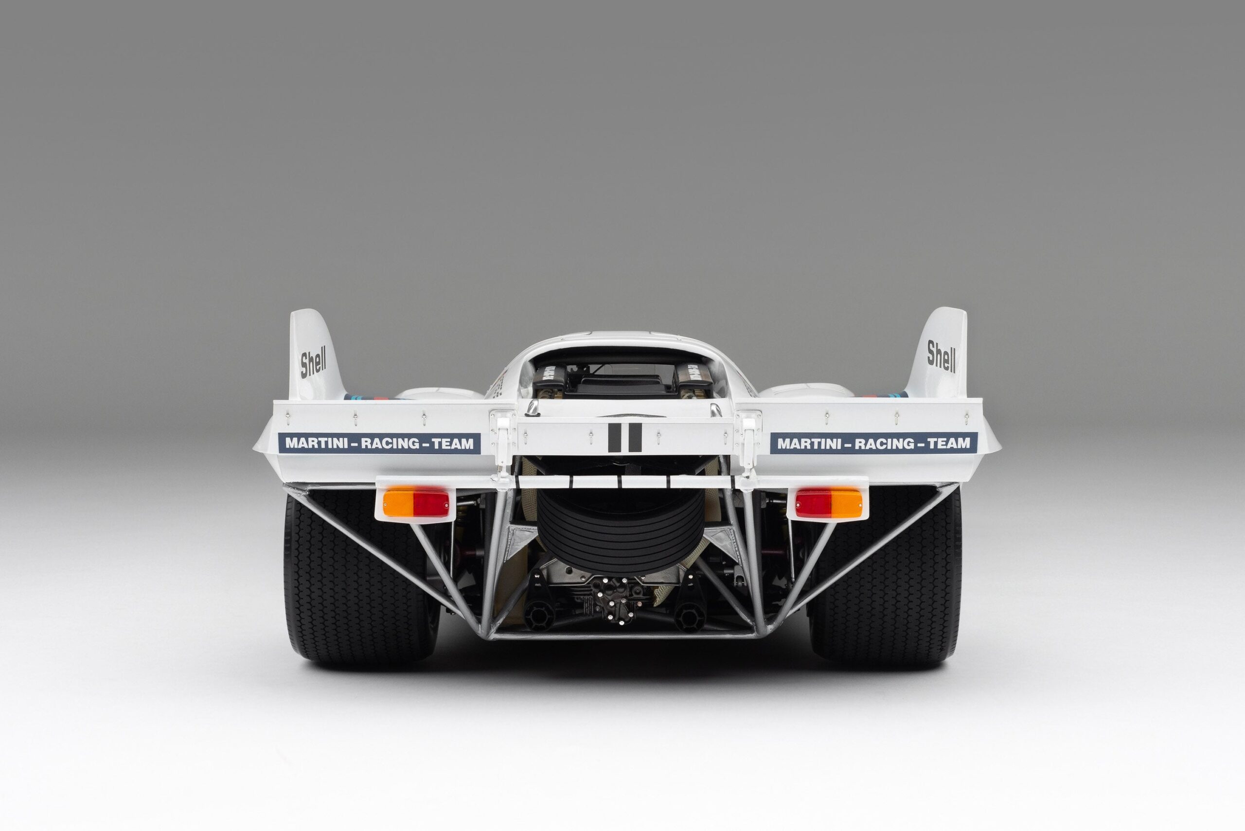 Amalgam Porsche 917 KH 1971 Le Mans Winner Martini Livery - Weiß | 1:8 - Image 10