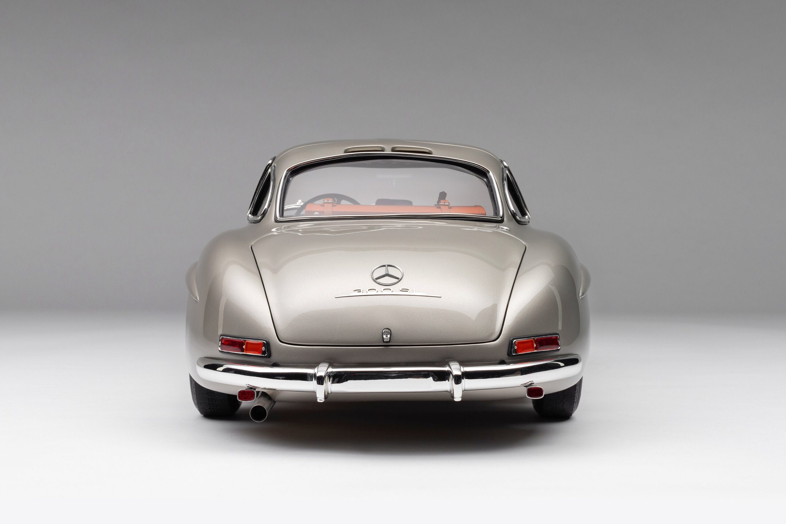 Amalgam Mercedes-Benz 300 SL Gullwing (1955) - Silber | 1:8 - Imagen 12
