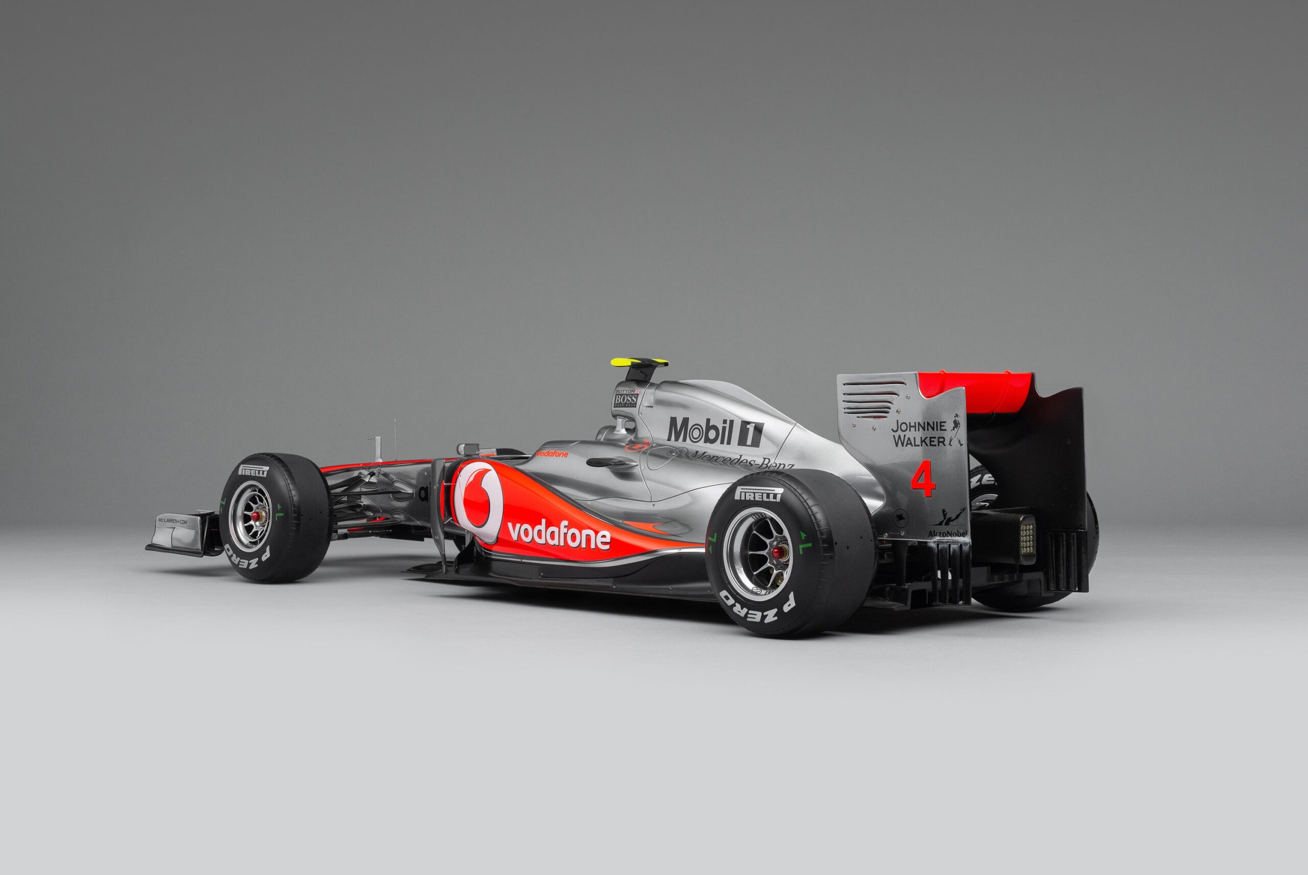 Amalgam McLaren MP4-26 2011 Chinese Grand Prix Button - Silber | 1:8 - Image 11