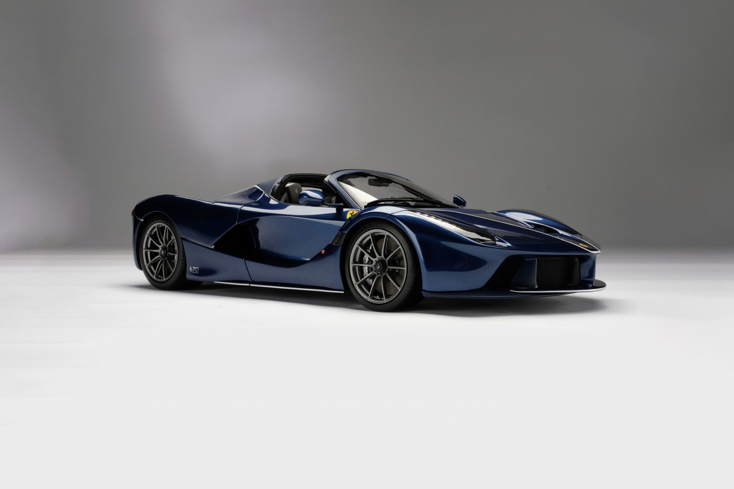 Amalgam Ferrari LaFerrari & LaFerrari Aperta Tailor Made | 1:8 - Image 2