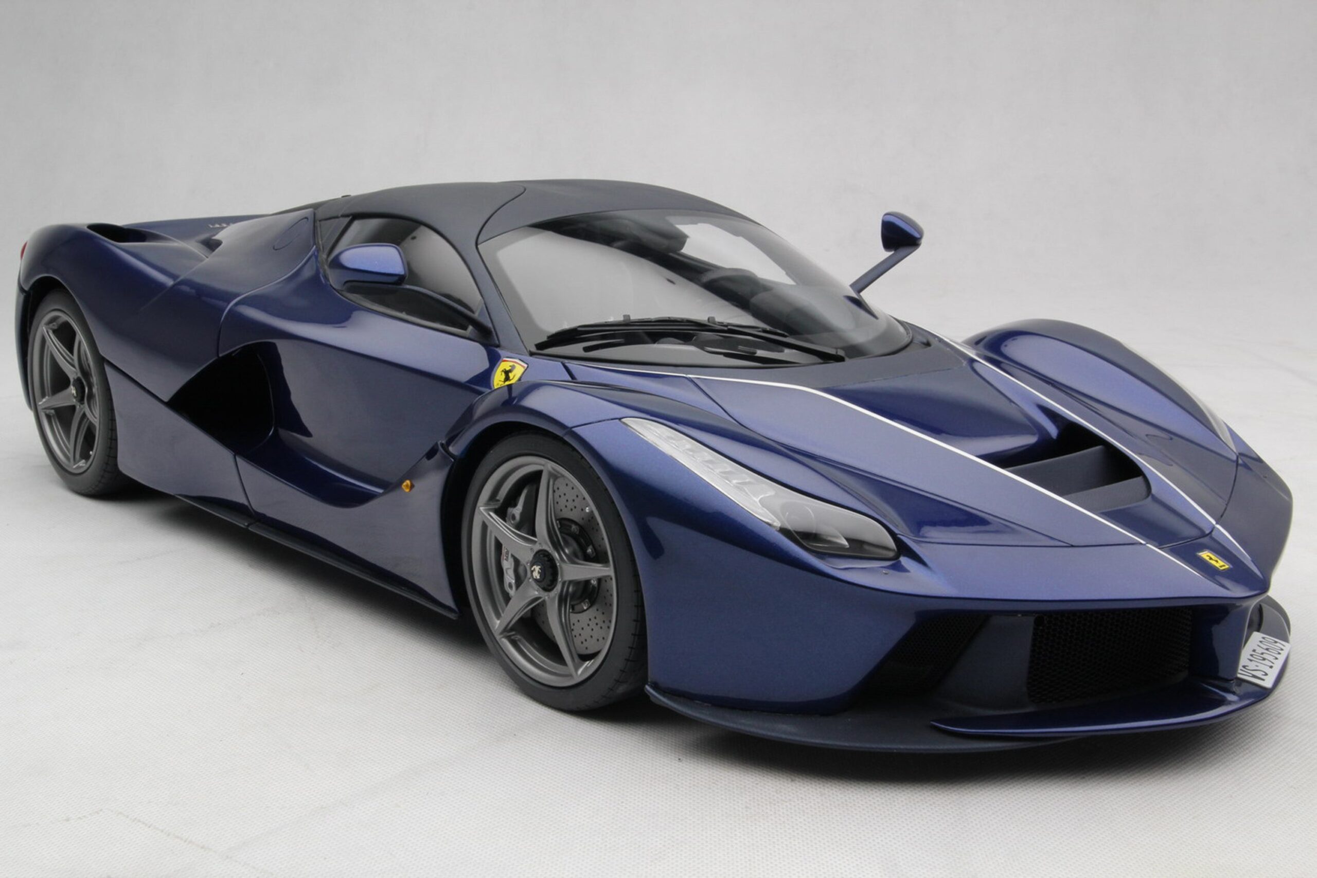 Amalgam Ferrari LaFerrari & LaFerrari Aperta Tailor Made | 1:8 - Image 22