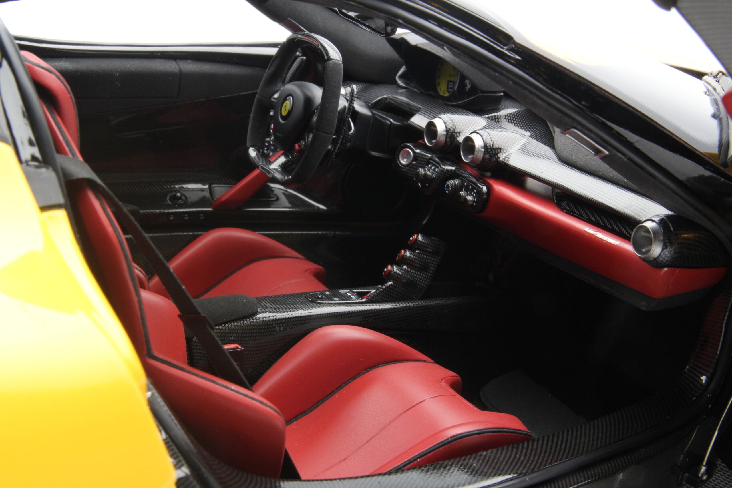 Amalgam Ferrari LaFerrari & LaFerrari Aperta Tailor Made | 1:8 - Image 19