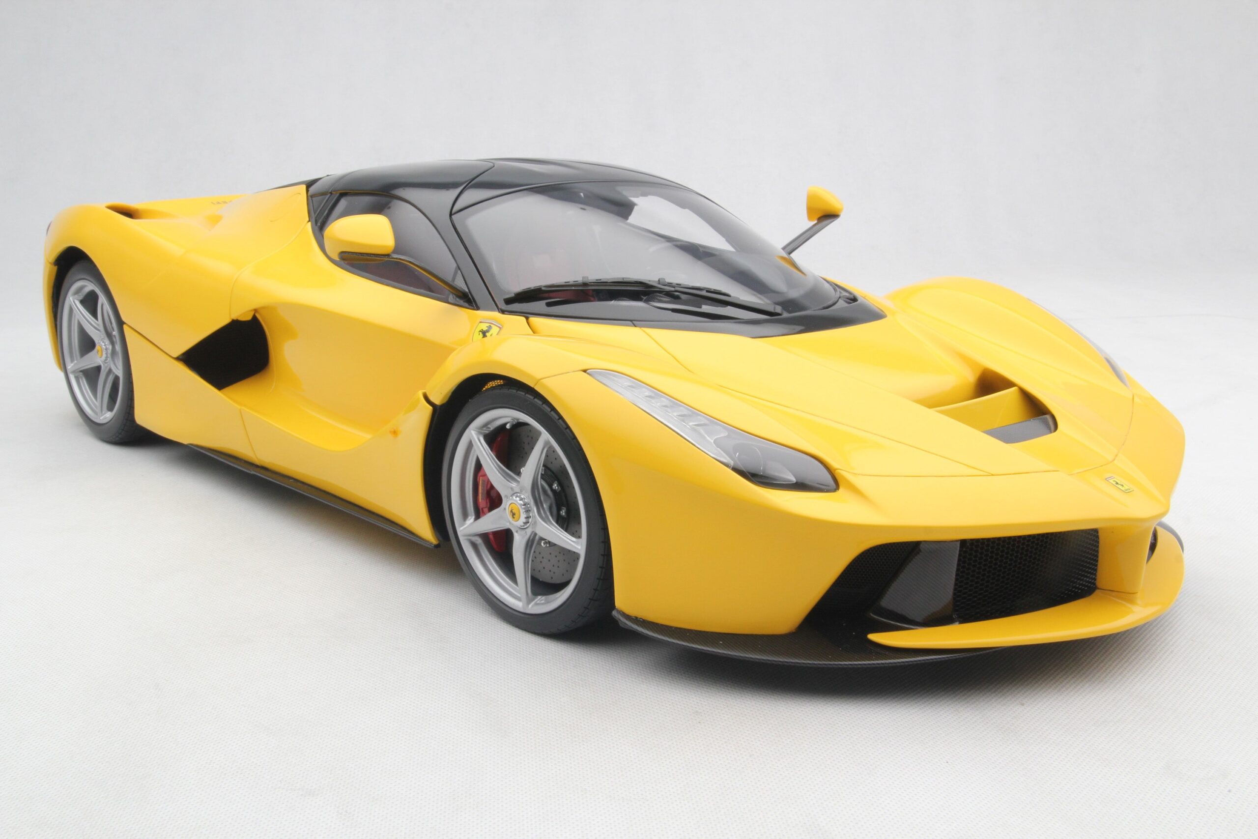 Amalgam Ferrari LaFerrari & LaFerrari Aperta Tailor Made | 1:8 - Image 18