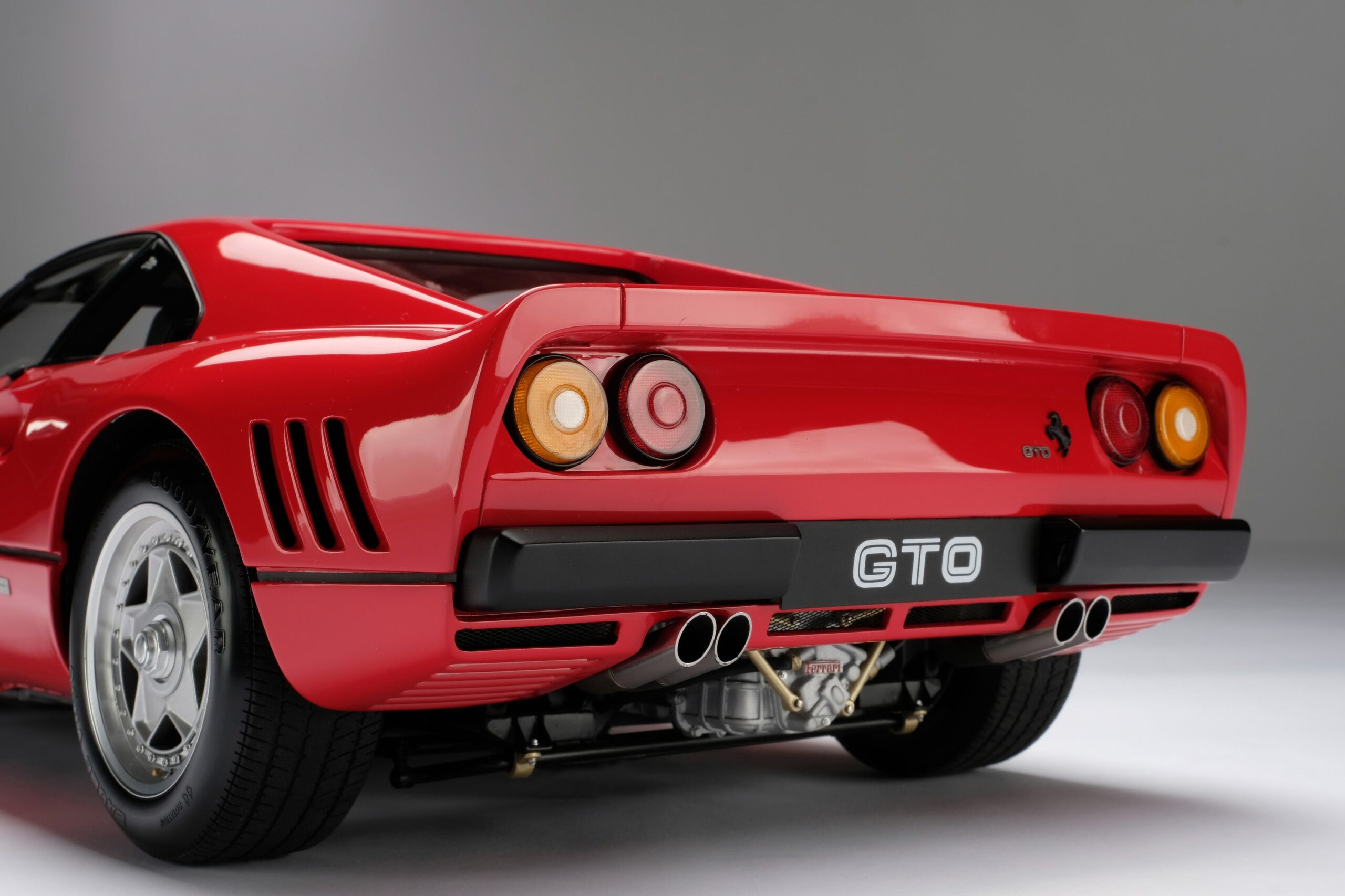 Amalgam Ferrari 288 GTO (1984) - Rot | 1:8 – Bild 15