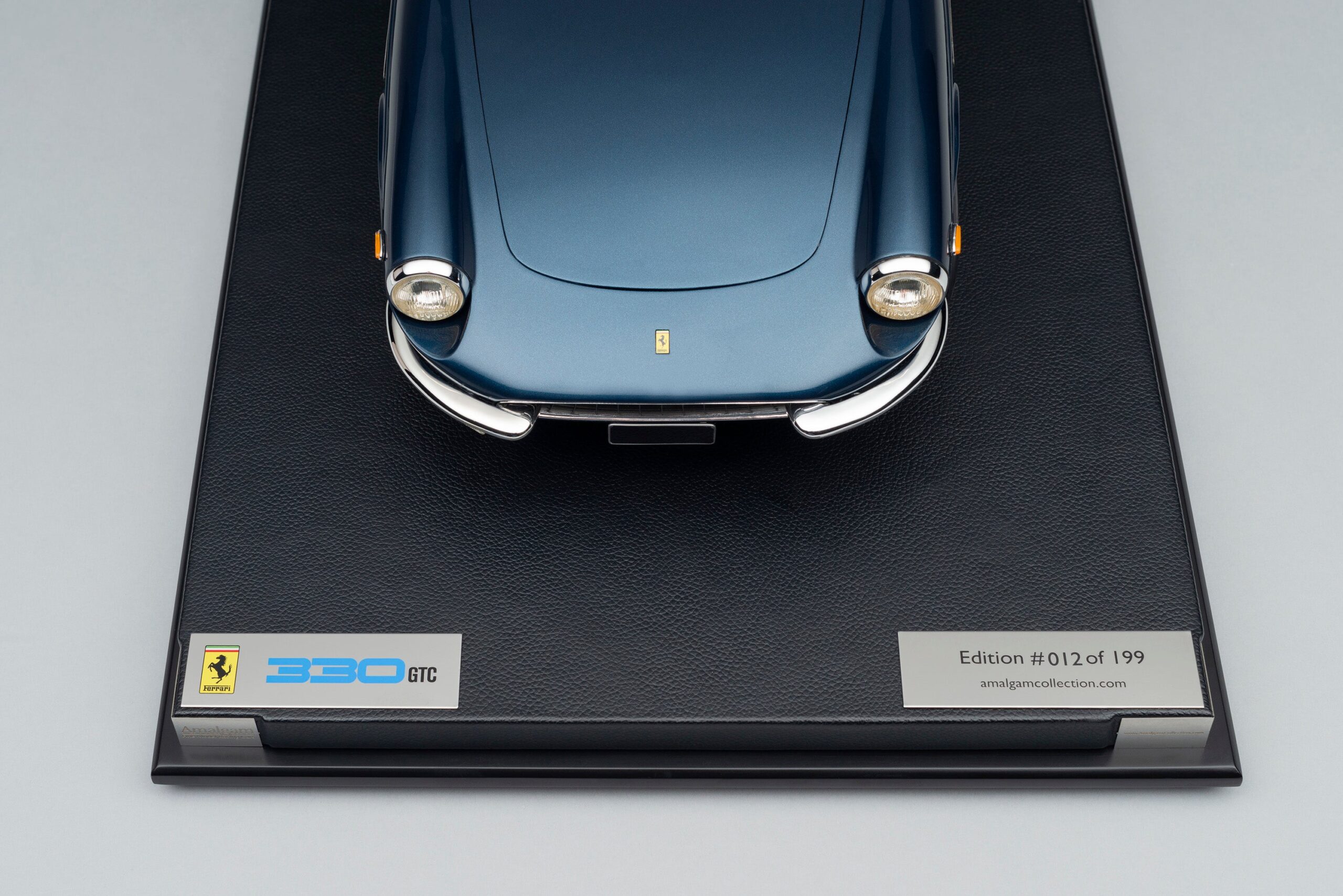 Amalgam Ferrari 330 GTC (1966) - Blau | 1:8 – Bild 8