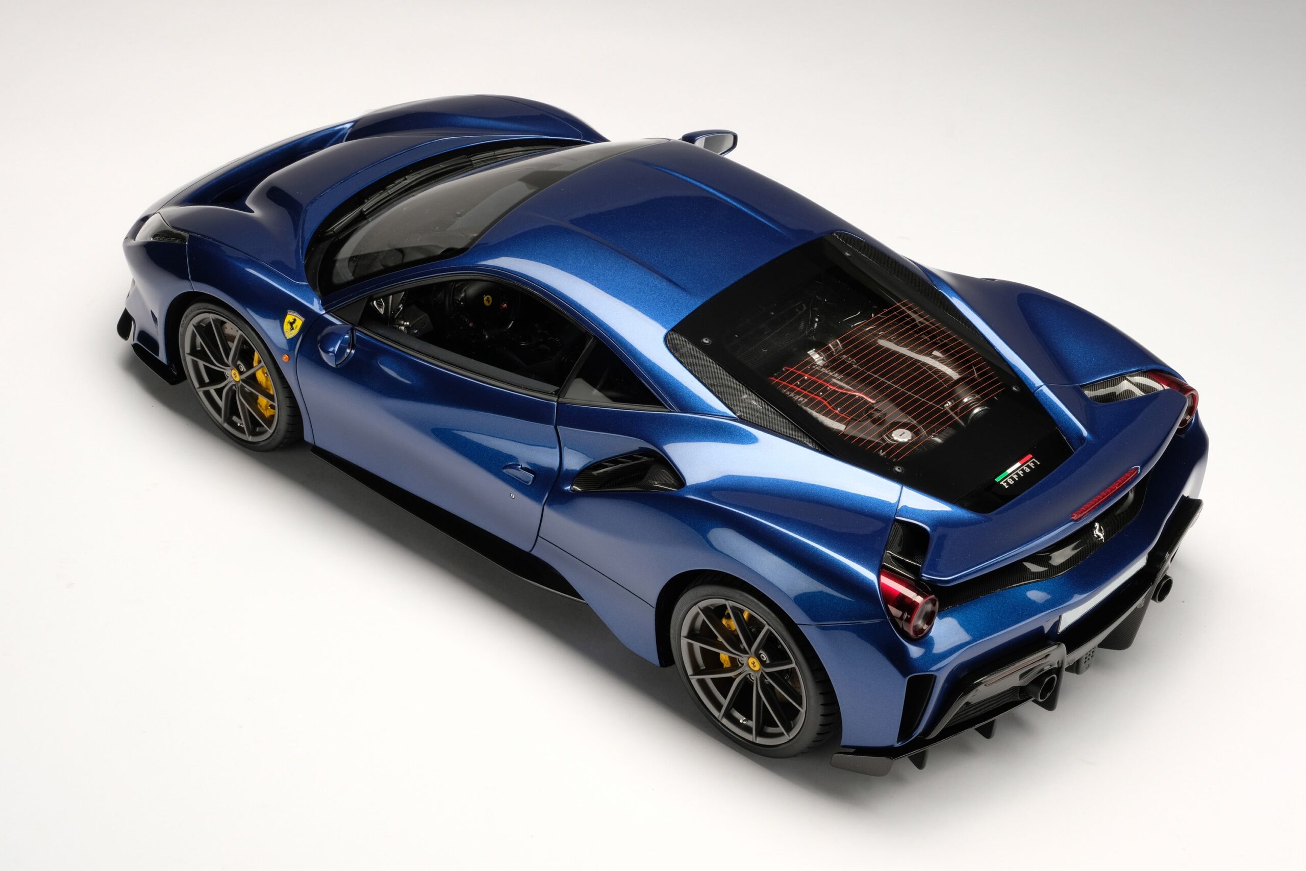 Amalgam Ferrari 488 GTB & Spider Tailor Made | 1:8 - Image 17