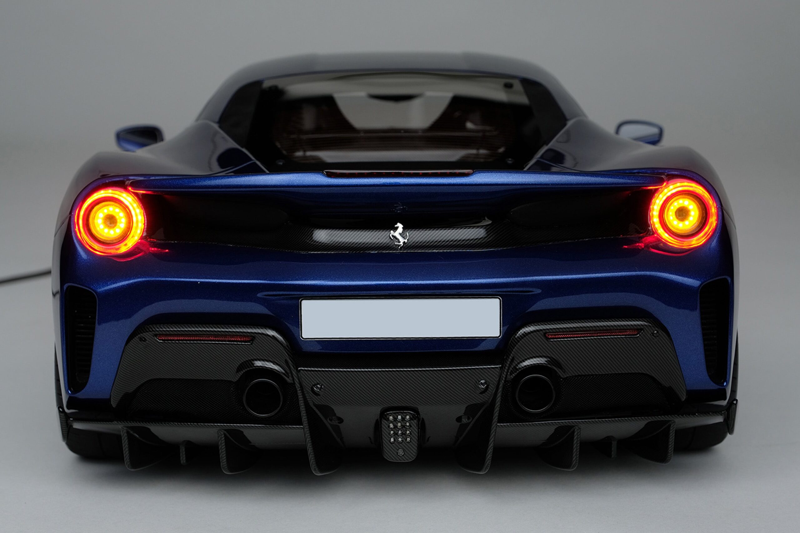 Amalgam Ferrari 488 GTB & Spider Tailor Made | 1:8 - Image 18