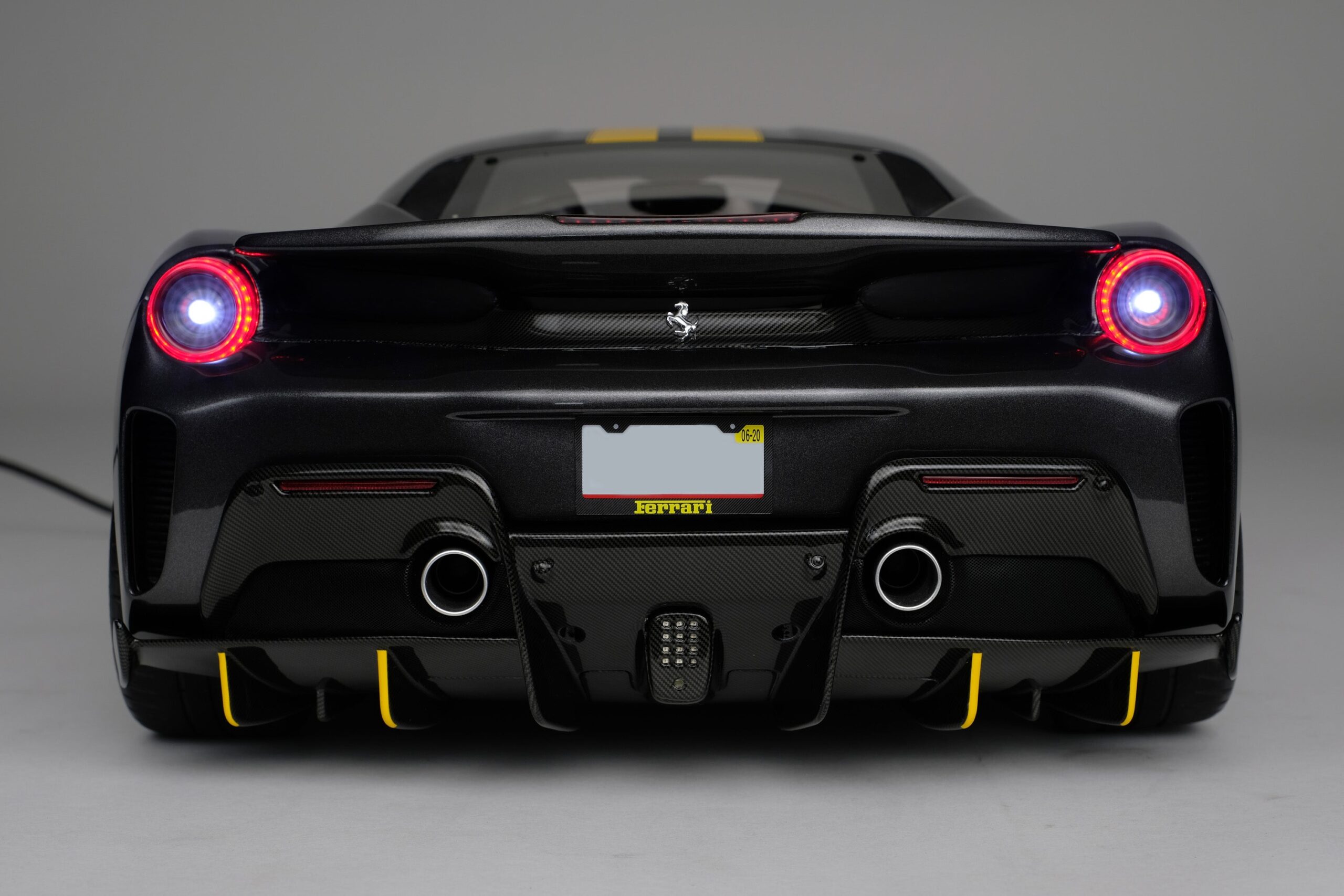 Amalgam Ferrari 488 GTB & Spider Tailor Made | 1:8 - Image 23
