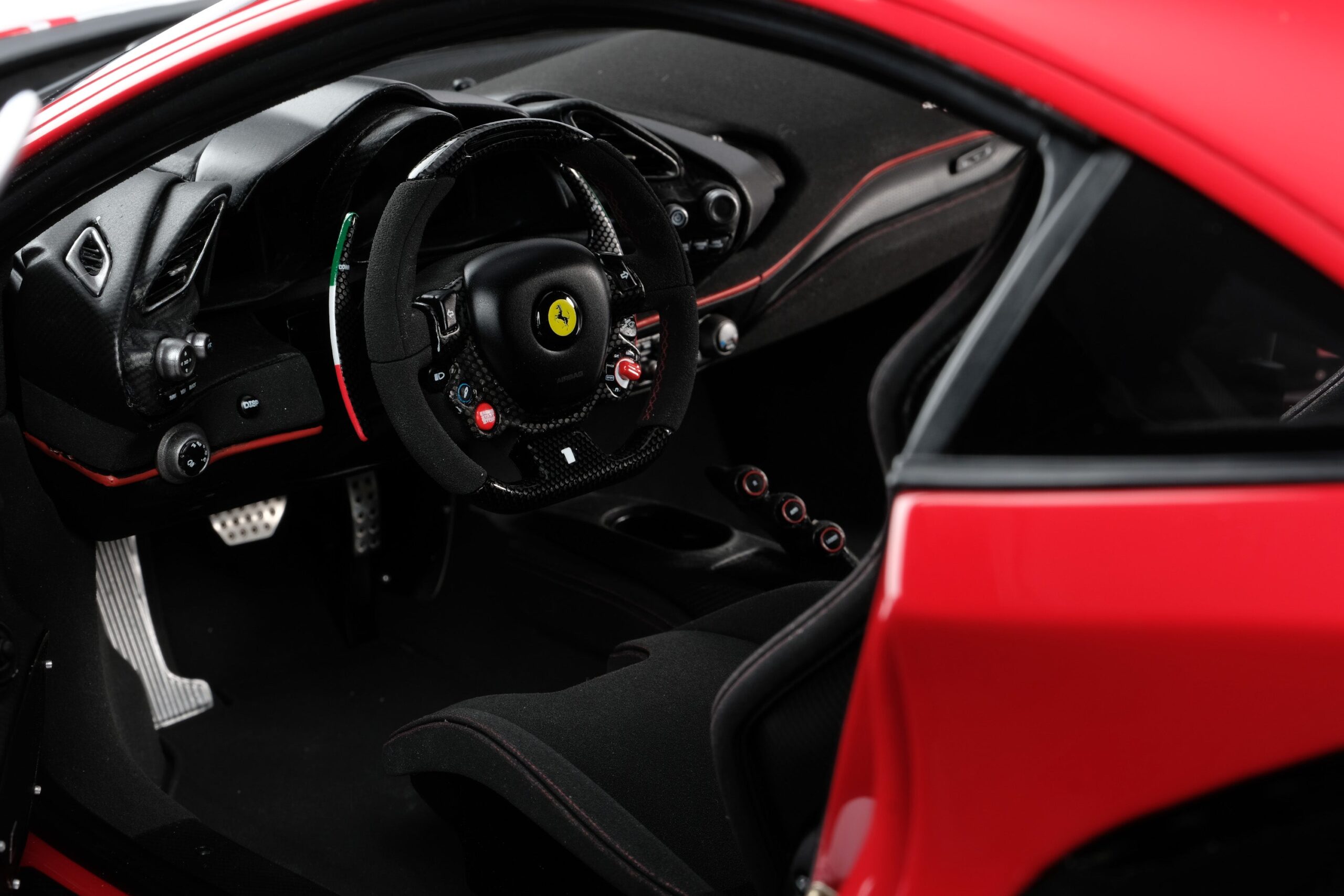 Amalgam Ferrari 488 GTB & Spider Tailor Made | 1:8 - Image 28