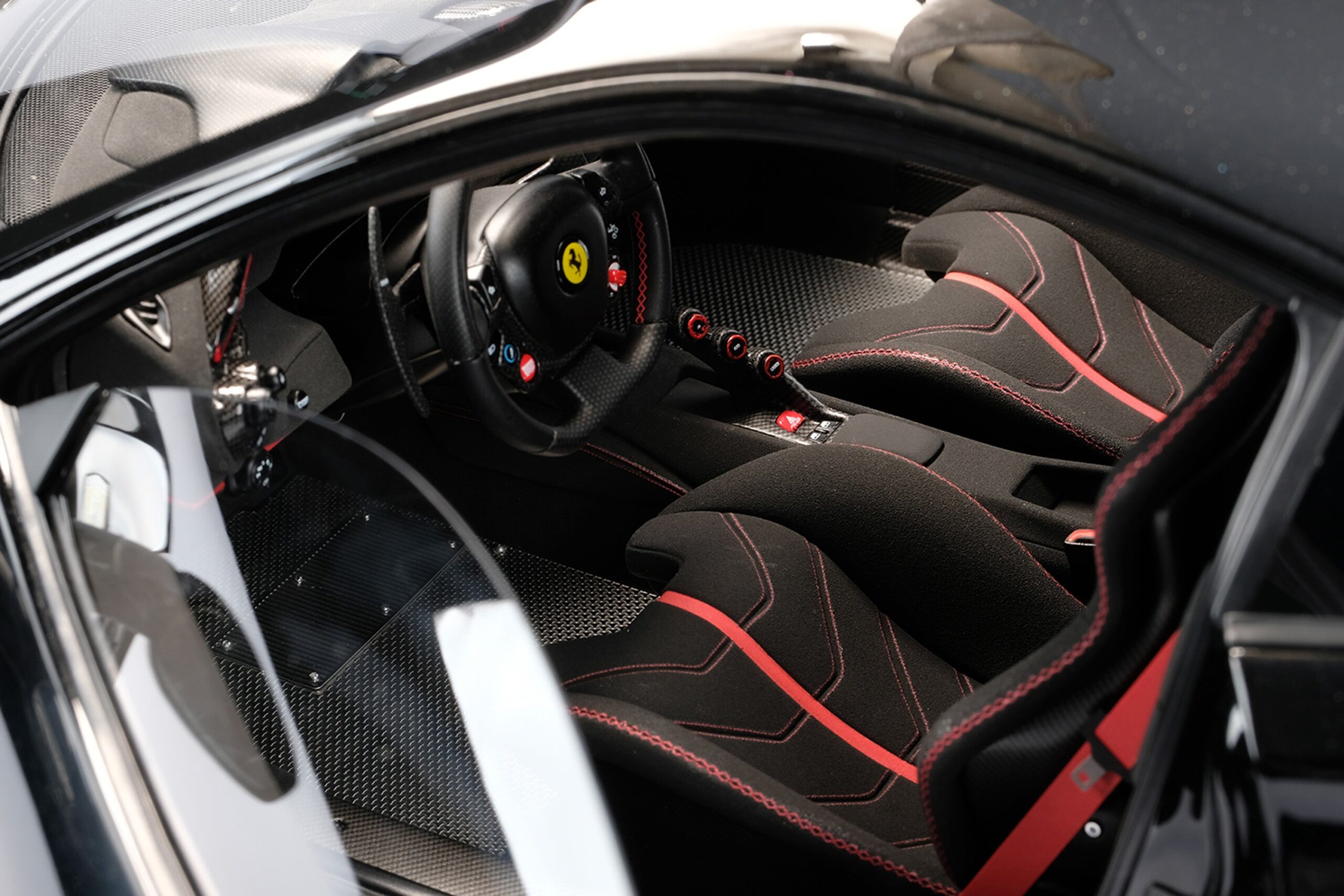 Amalgam Ferrari 488 GTB & Spider Tailor Made | 1:8 - Image 31