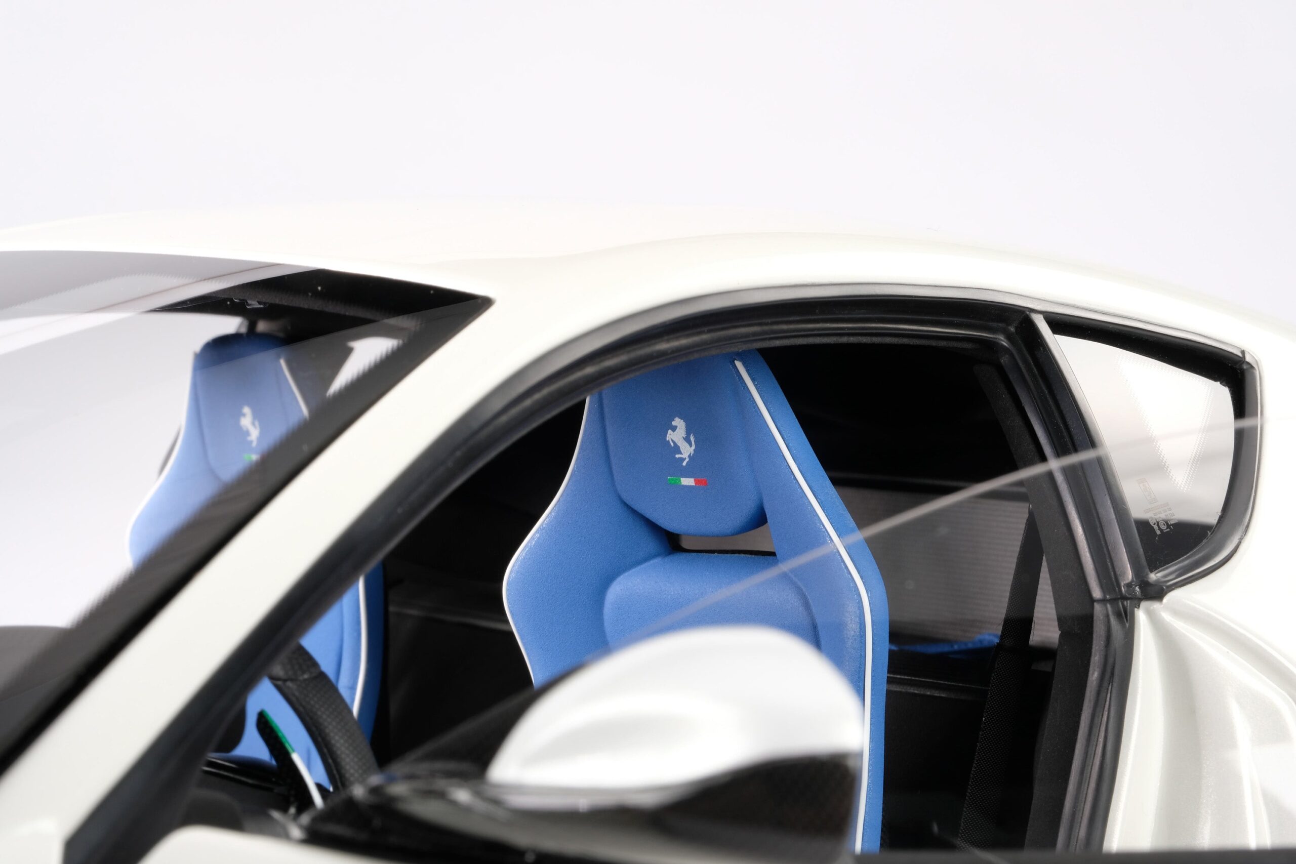 Amalgam Ferrari 812 Competizione & Competizione A Tailor Made | 1:8 - Image 13
