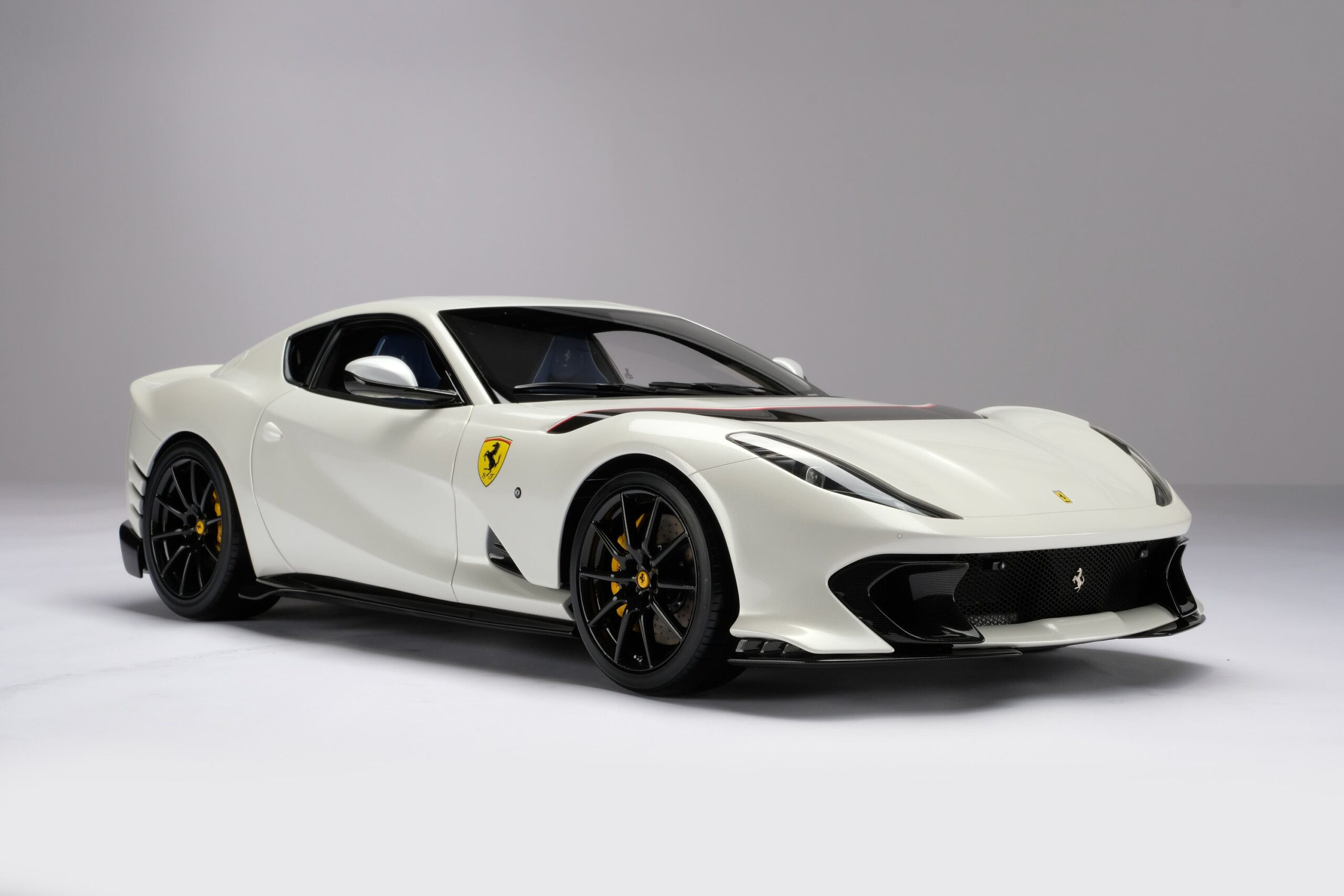 Amalgam Ferrari 812 Competizione & Competizione A Tailor Made | 1:8 - Image 15