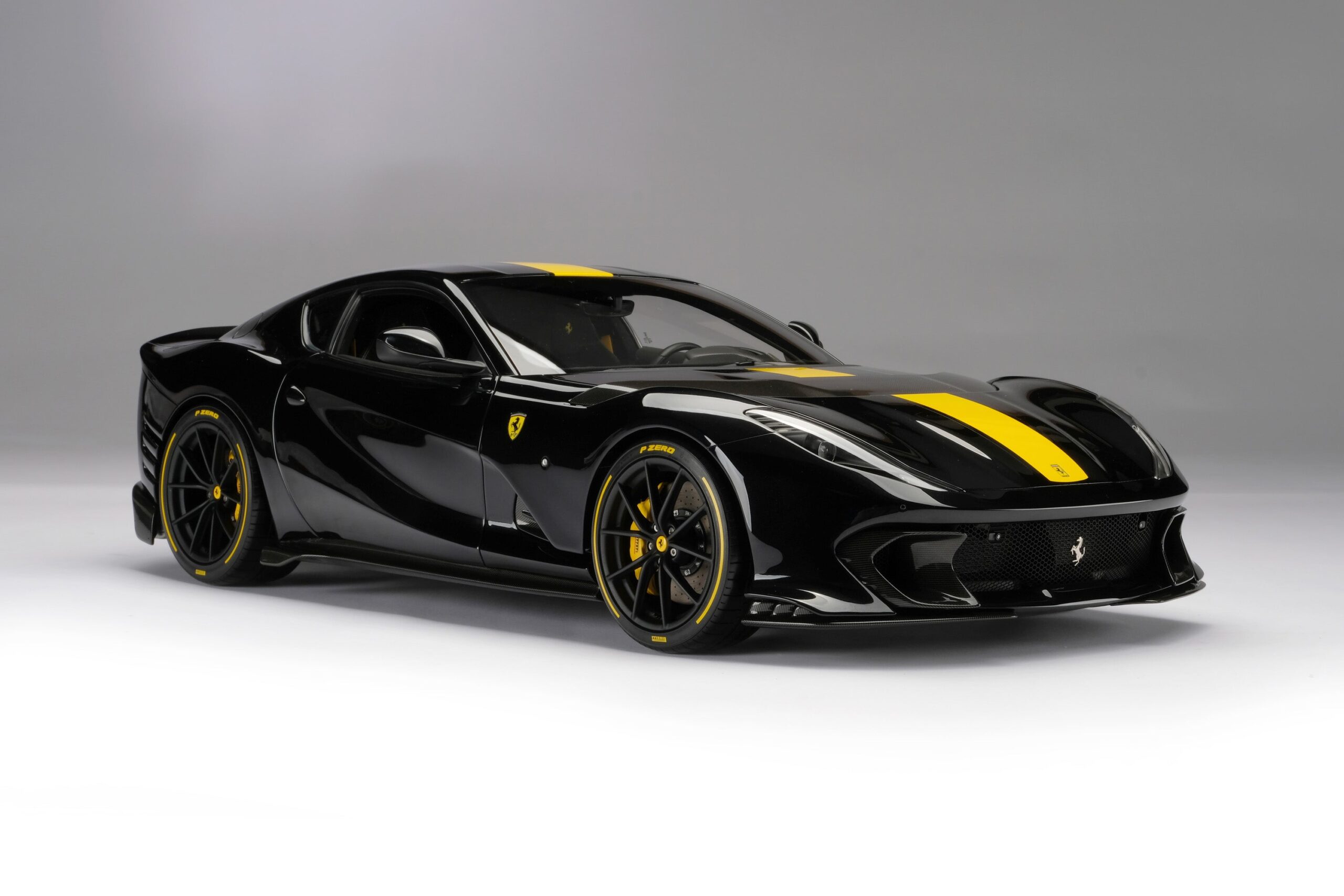 Amalgam Ferrari 812 Competizione & Competizione A Tailor Made | 1:8 - Image 25
