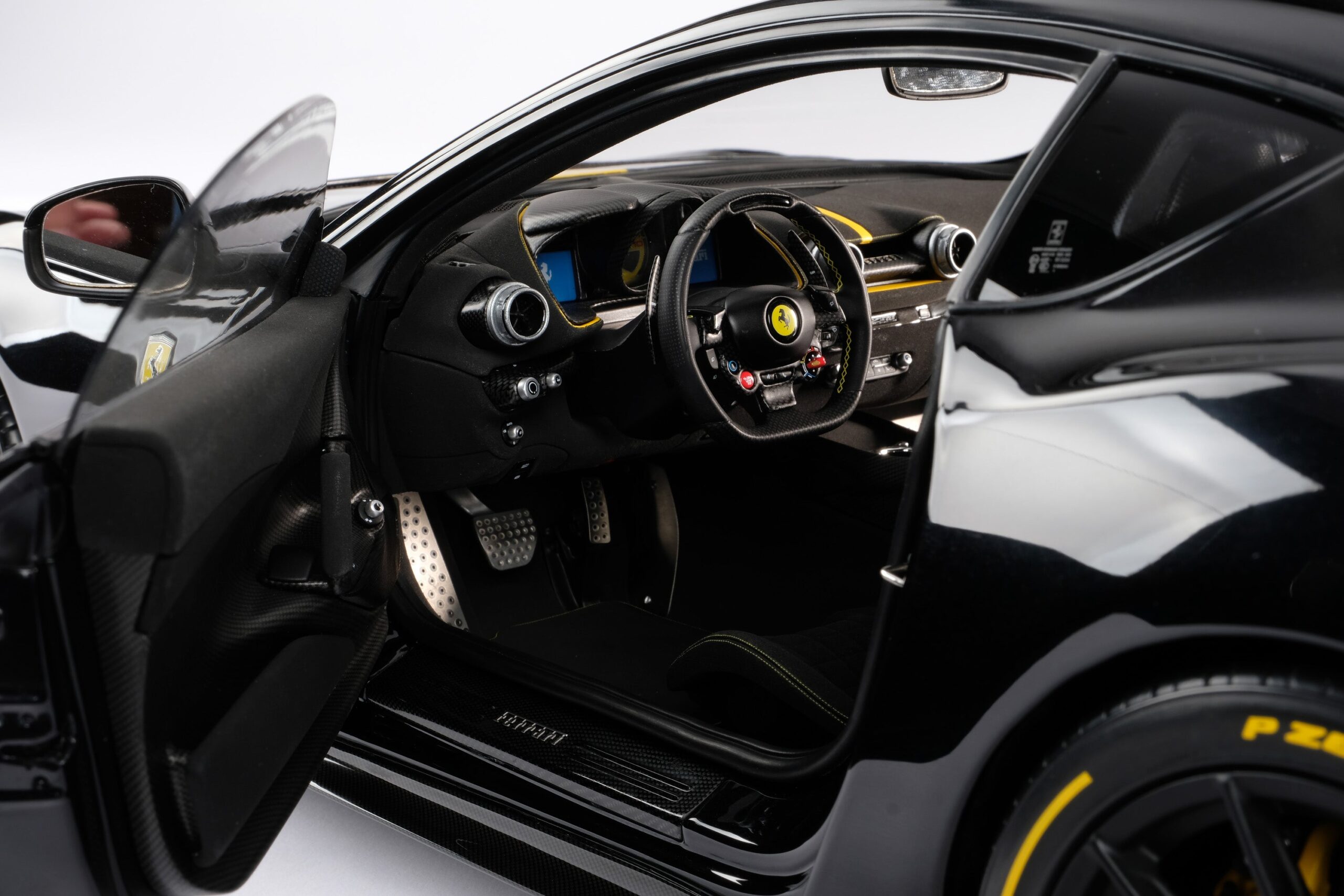 Amalgam Ferrari 812 Competizione & Competizione A Tailor Made | 1:8 - Image 27