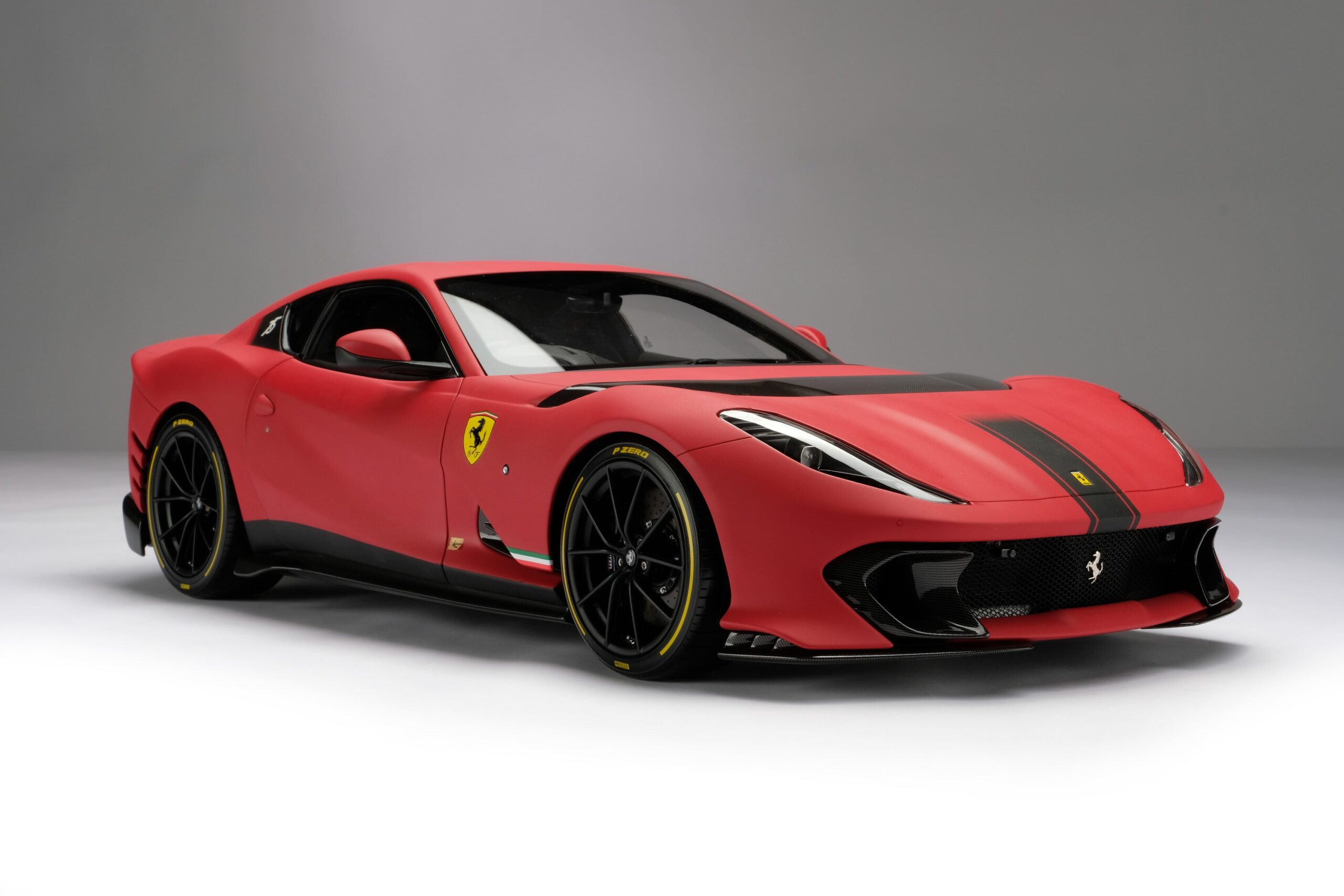 Amalgam Ferrari 812 Competizione & Competizione A Tailor Made | 1:8 - Image 29