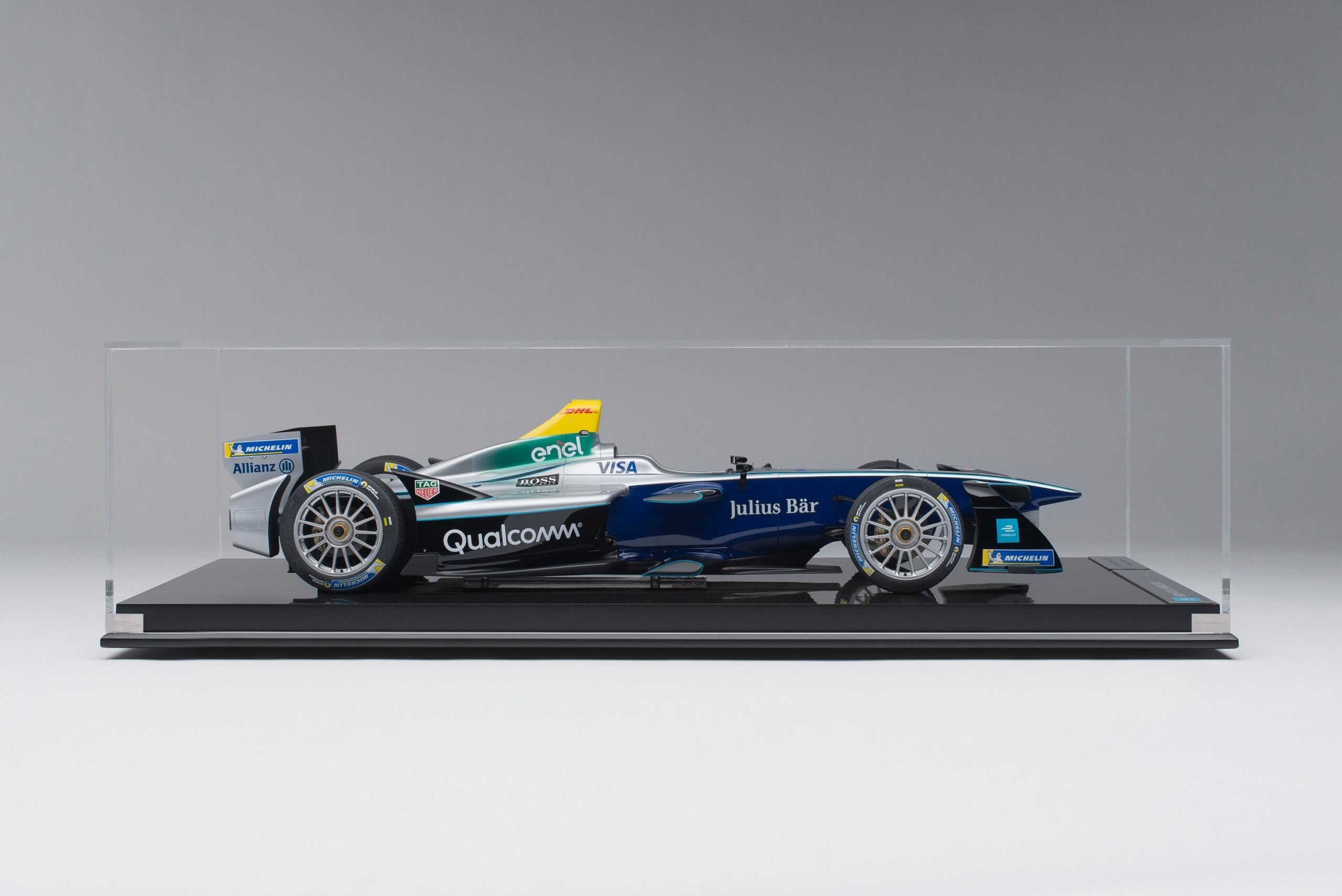 Amalgam Spark-Renault SRT_01E Gen1 Season 4 Show Car (2017) - Silber | 1:8 - 画像9