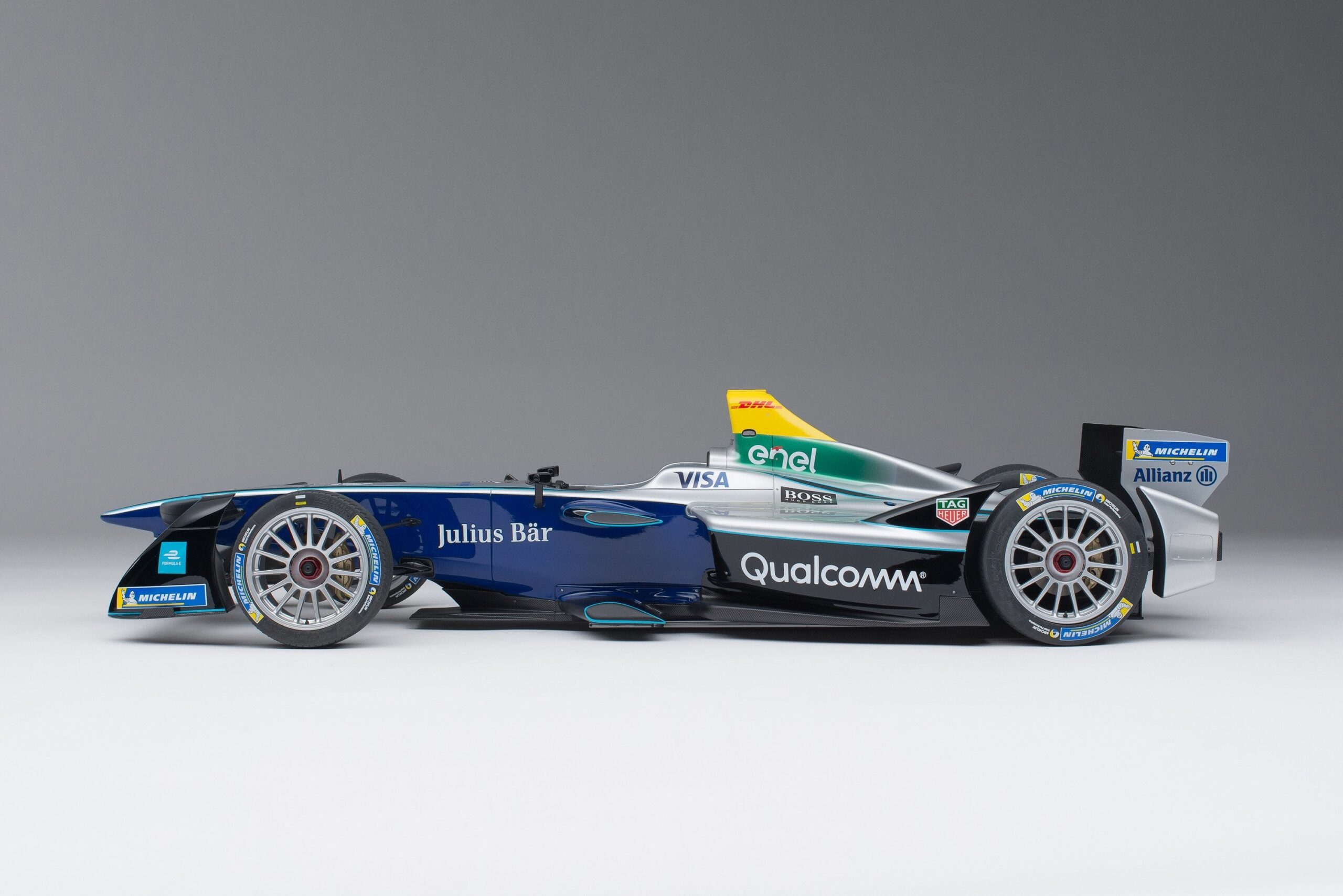 Amalgam Spark-Renault SRT_01E Gen1 Season 4 Show Car (2017) - Silber | 1:8 - 画像12