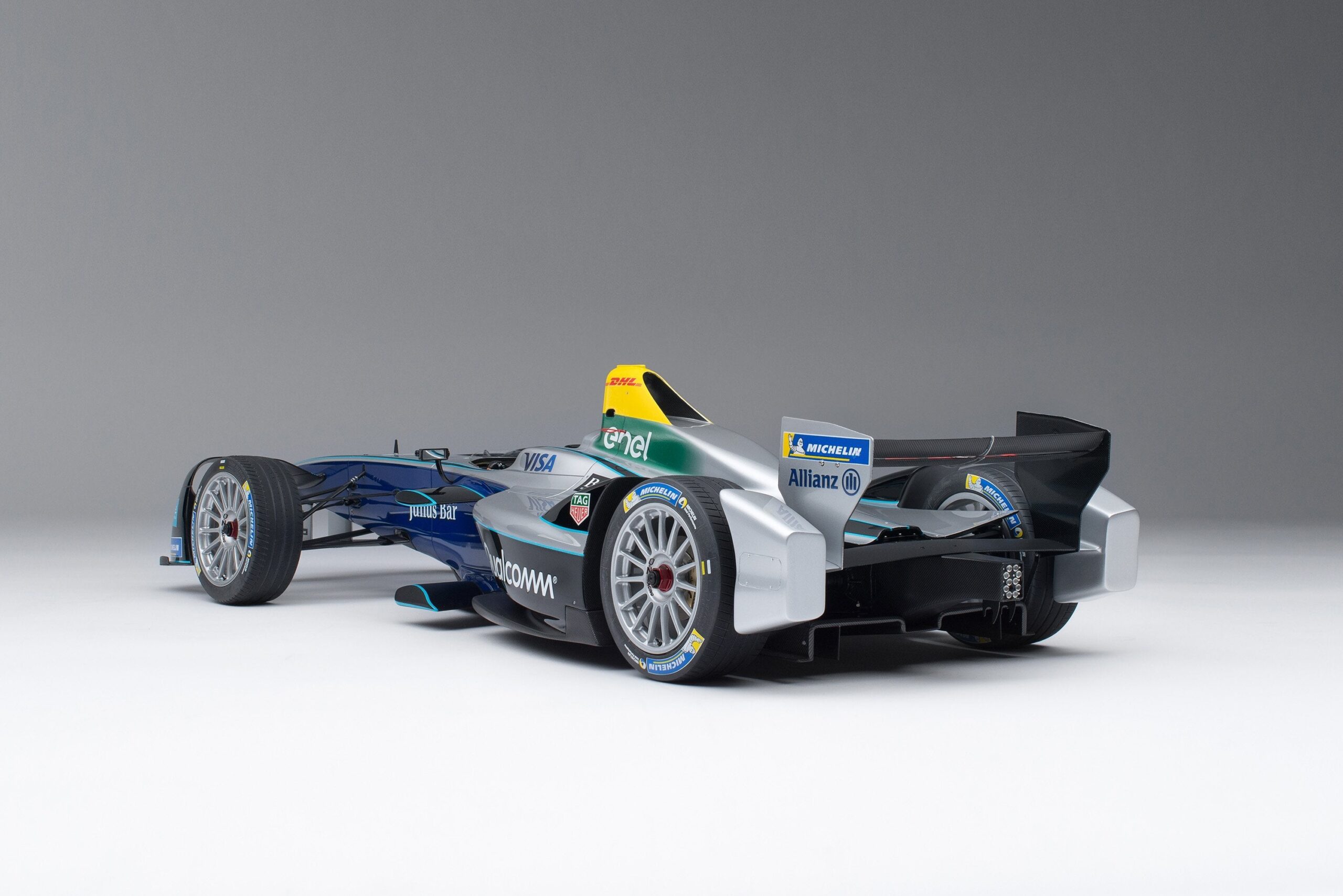 Amalgam Spark-Renault SRT_01E Gen1 Season 4 Show Car (2017) - Silber | 1:8 - 画像14