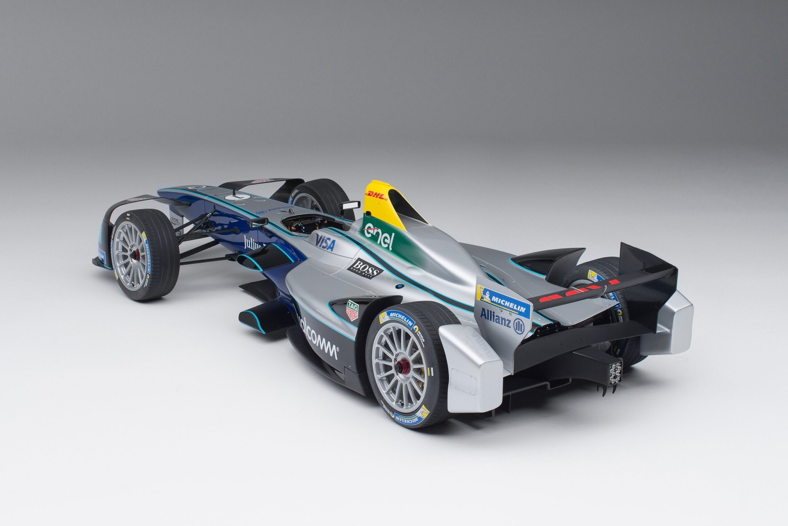 Amalgam Spark-Renault SRT_01E Gen1 Season 4 Show Car (2017) - Silber | 1:8 - 画像13