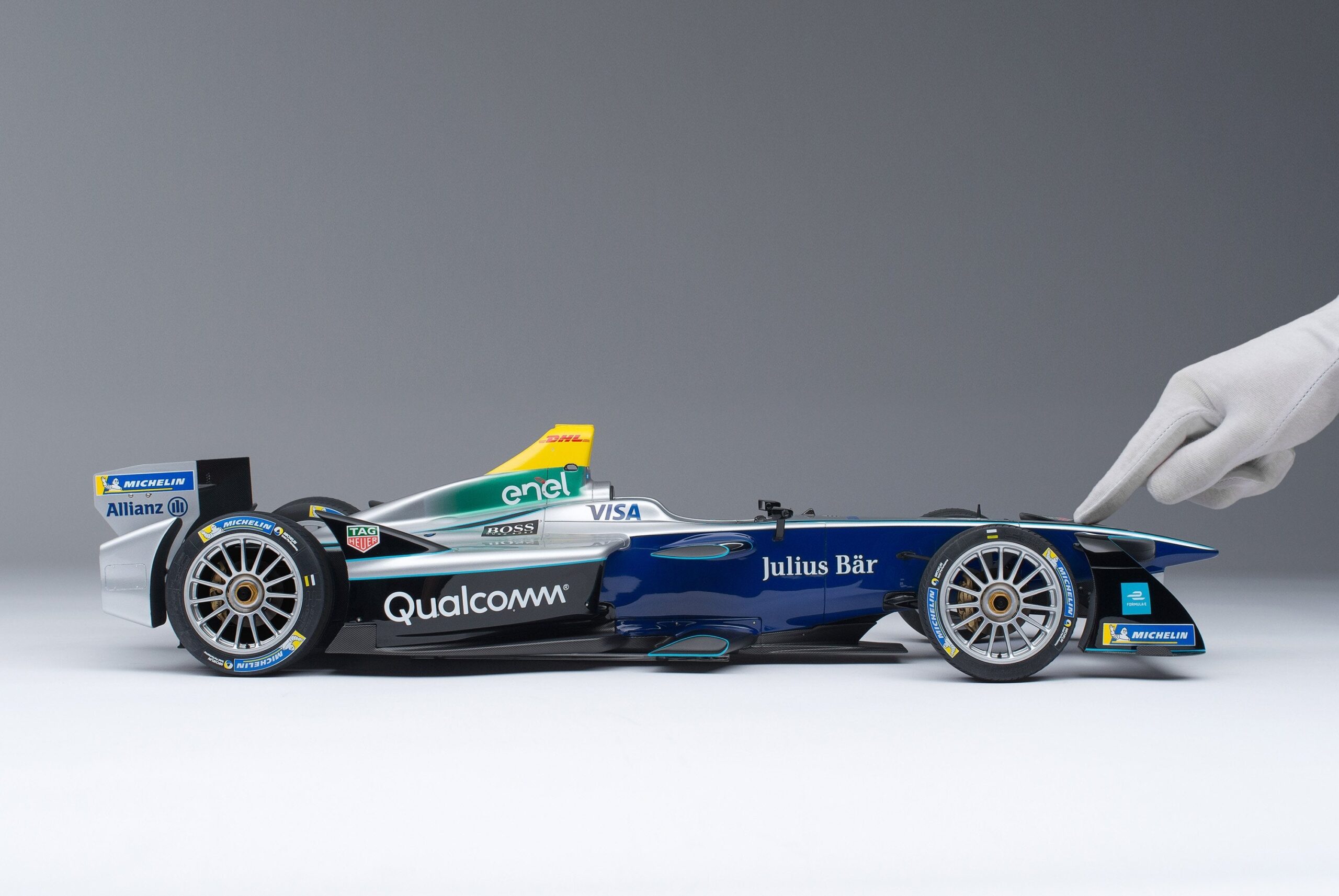 Amalgam Spark-Renault SRT_01E Gen1 Season 4 Show Car (2017) - Silber | 1:8 - 画像3