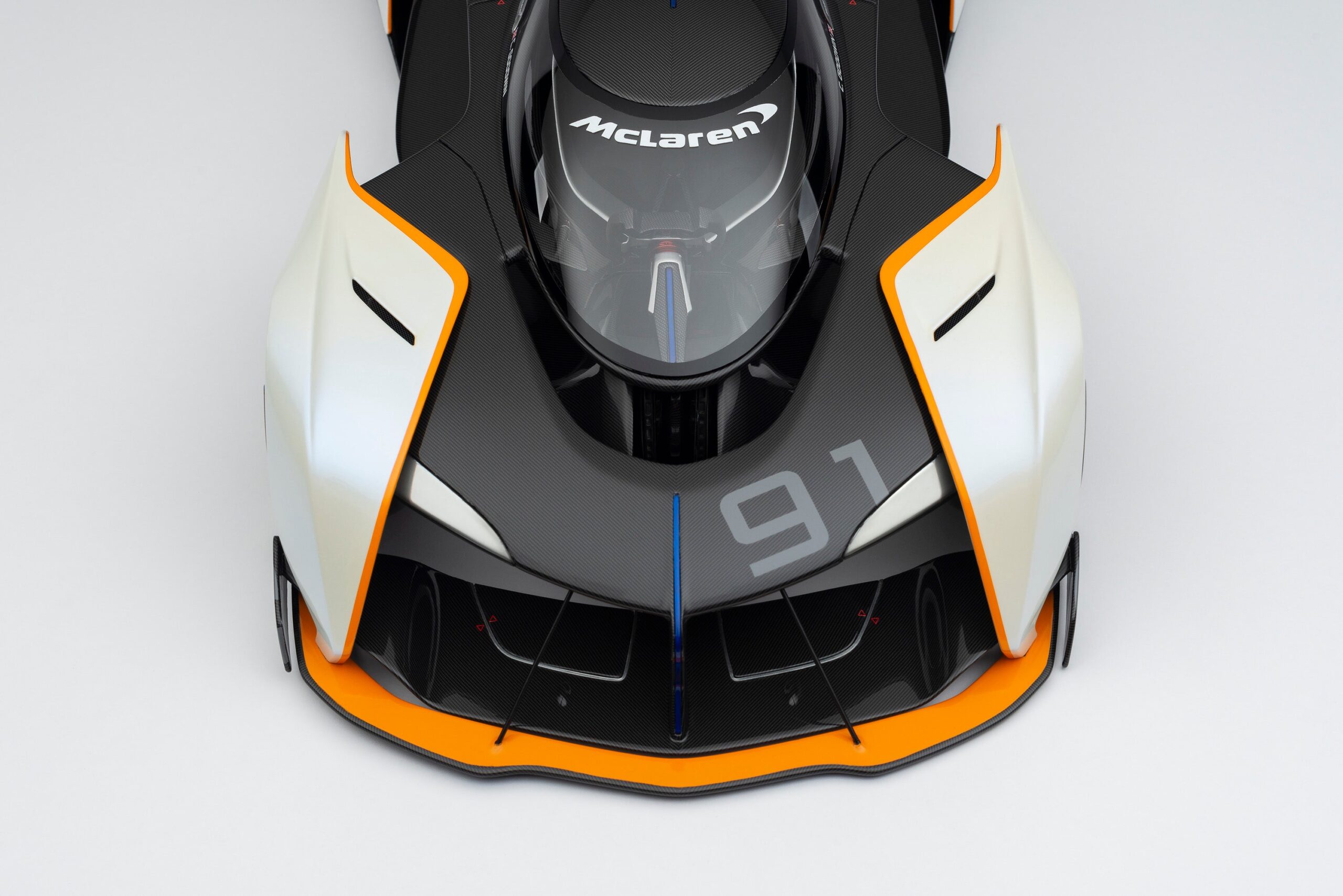 Amalgam McLaren Ultimate Vision Gran Turismo (2017) Signed Edition - Mehrfarbig | 1:8 – Bild 11