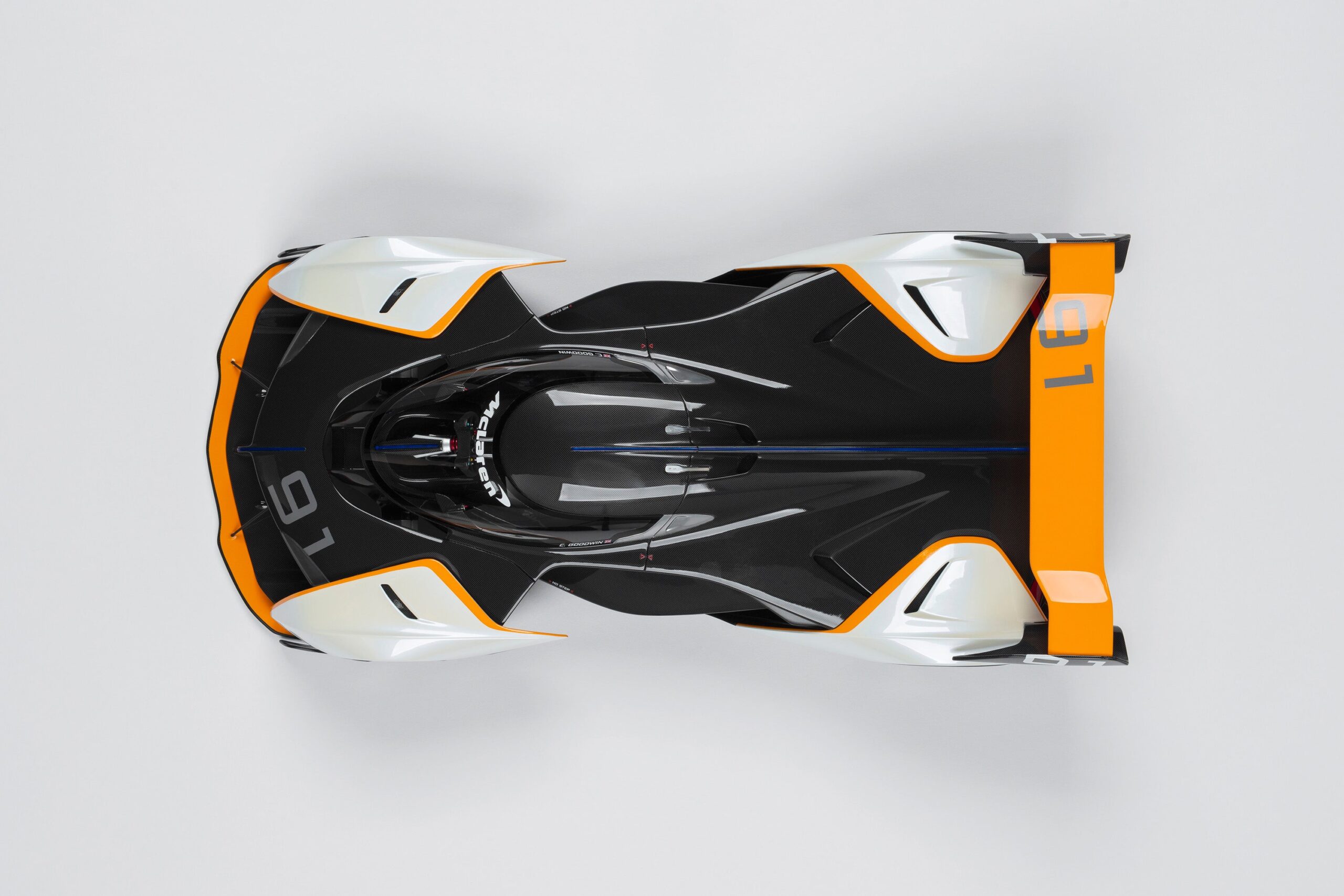 Amalgam McLaren Ultimate Vision Gran Turismo (2017) Signed Edition - Mehrfarbig | 1:8 – Bild 13