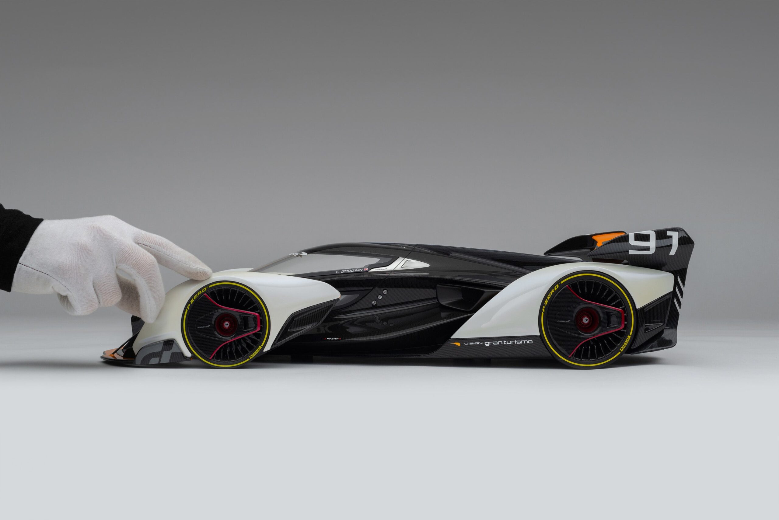 Amalgam McLaren Ultimate Vision Gran Turismo (2017) Signed Edition - Mehrfarbig | 1:8 – Bild 10