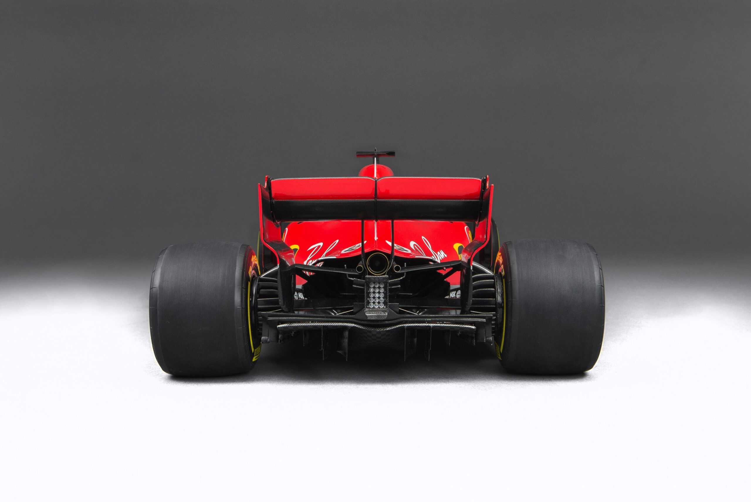 Amalgam Ferrari SF71H 2018 Australian Grand Prix - Rot | 1:8 – Bild 5