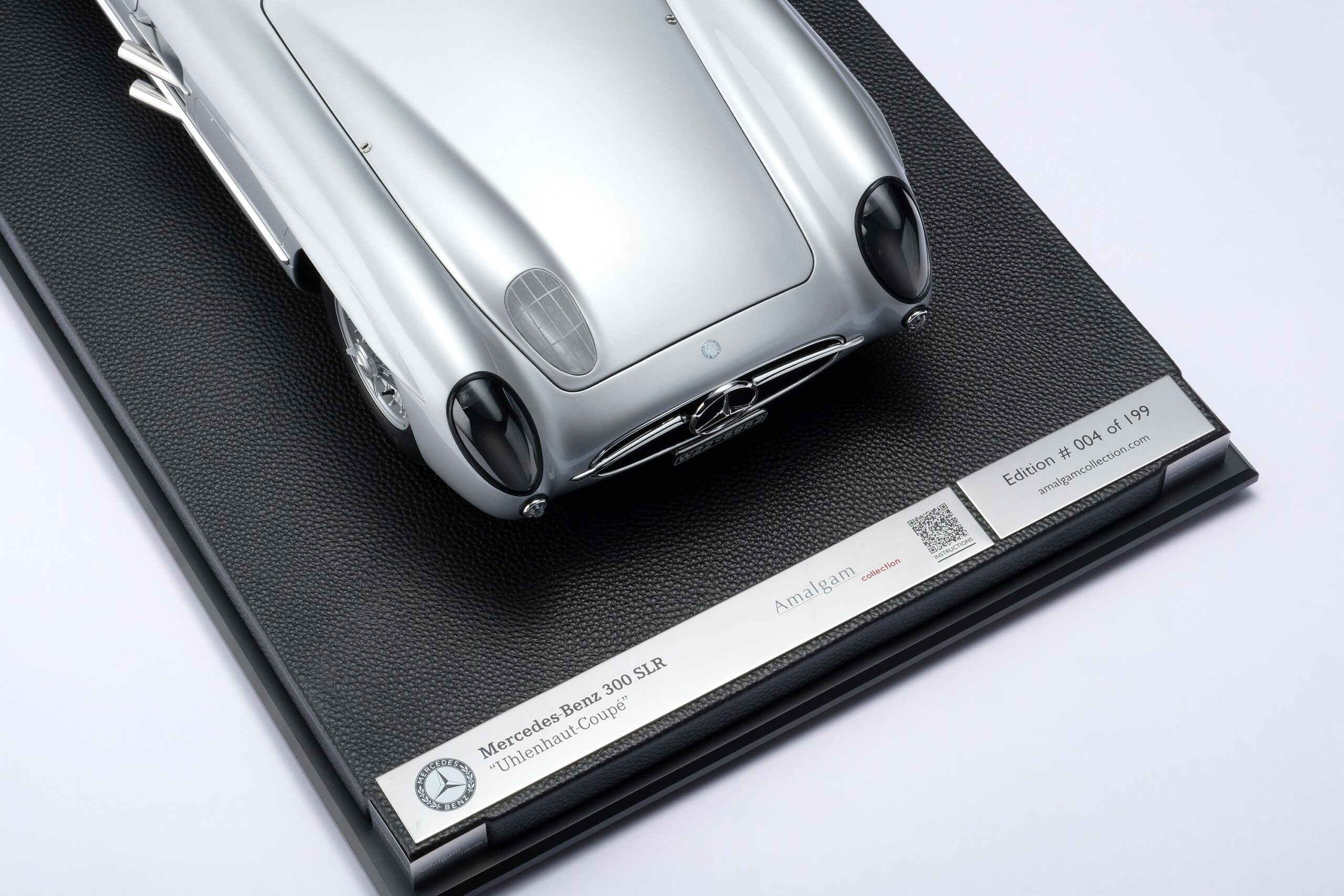 Amalgam Mercedes-Benz 300 SLR Uhlenhaut Coupé Chassis 00007/55 "The Blue" - Silbergrau Metallic | 1:8 - Image 24
