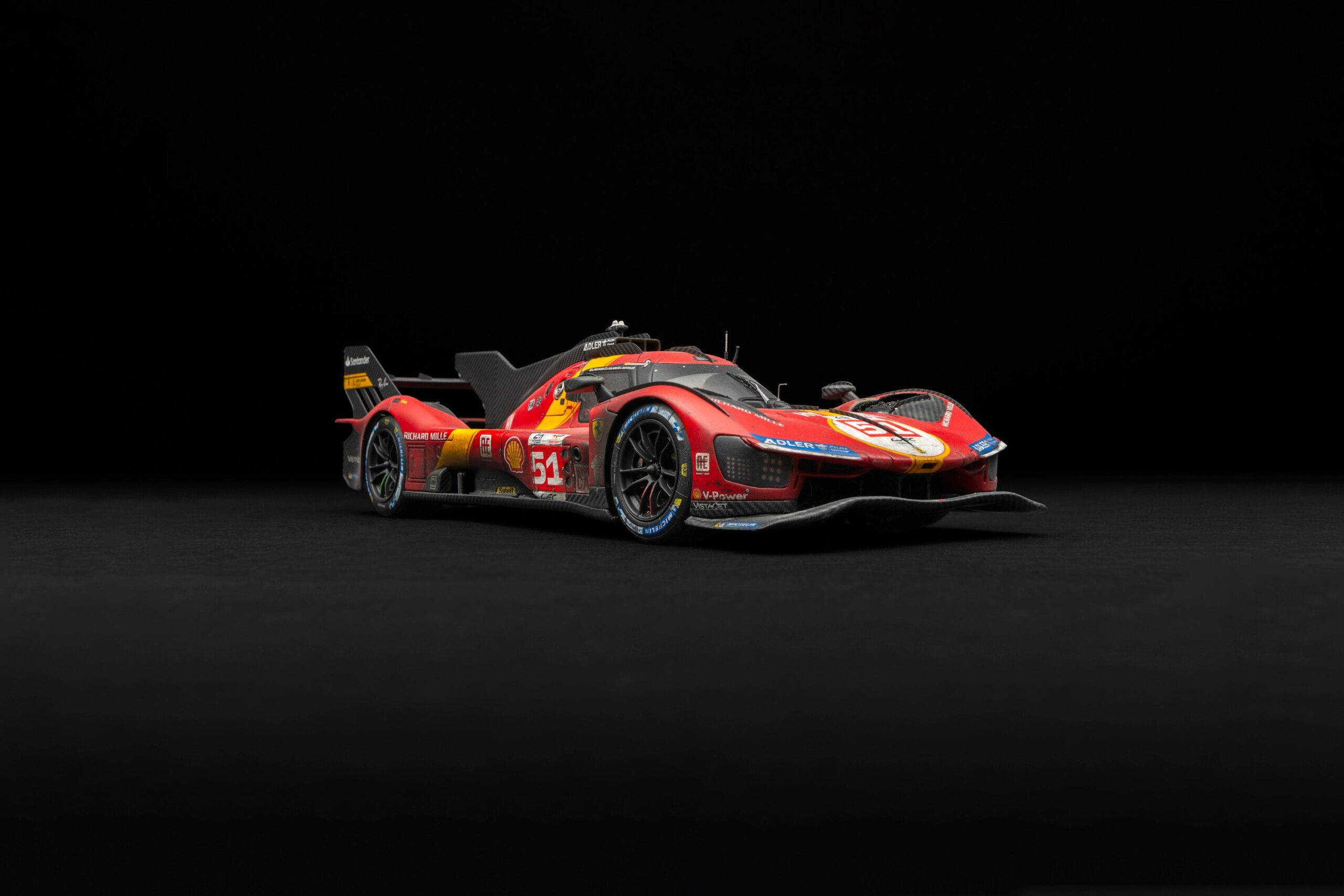 Amalgam Ferrari 499P 2023 Le Mans Winner (Race Weathered) - Rot | 1:18 – Bild 2