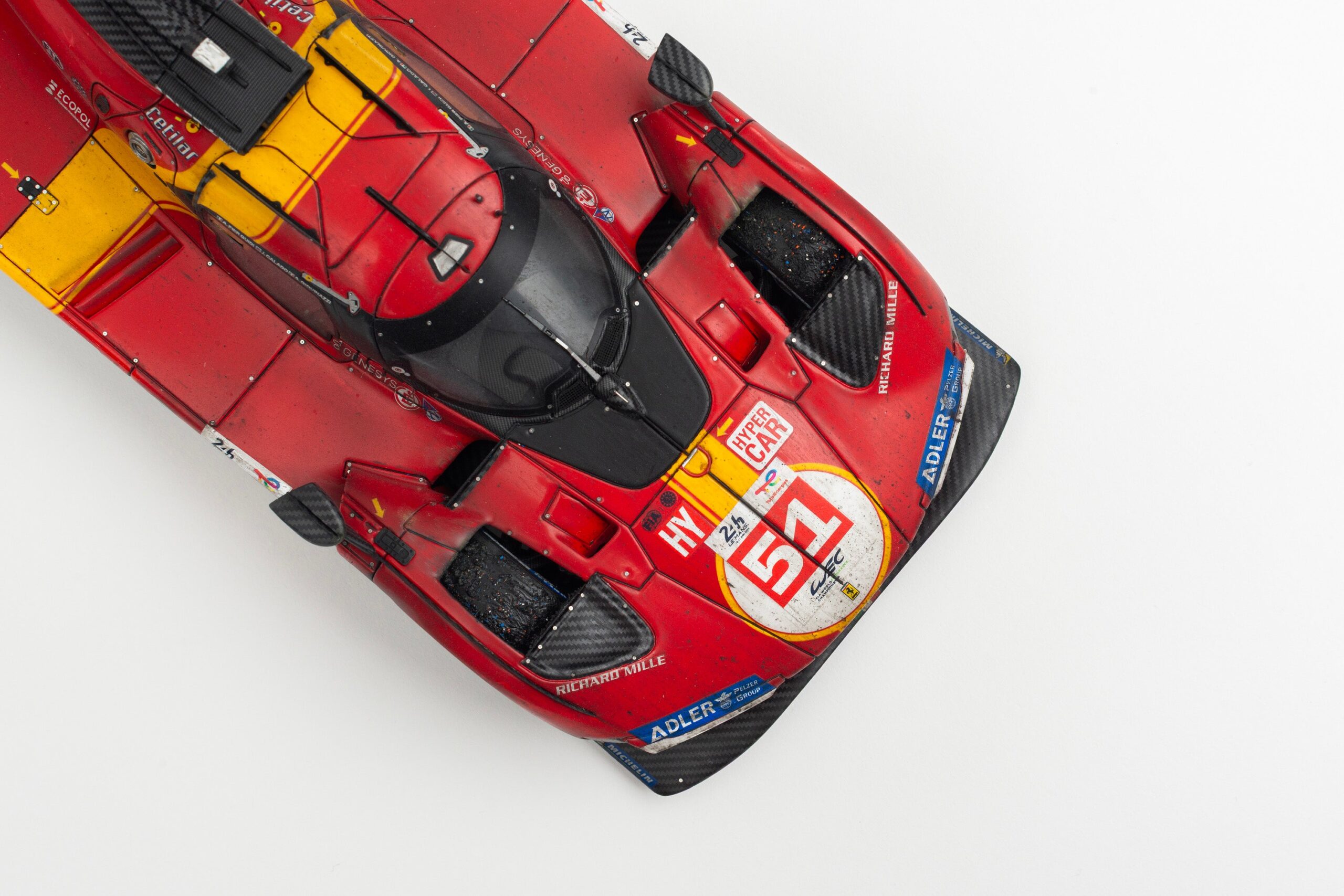 Amalgam Ferrari 499P 2023 Le Mans Winner (Race Weathered) - Rot | 1:18 – Bild 7