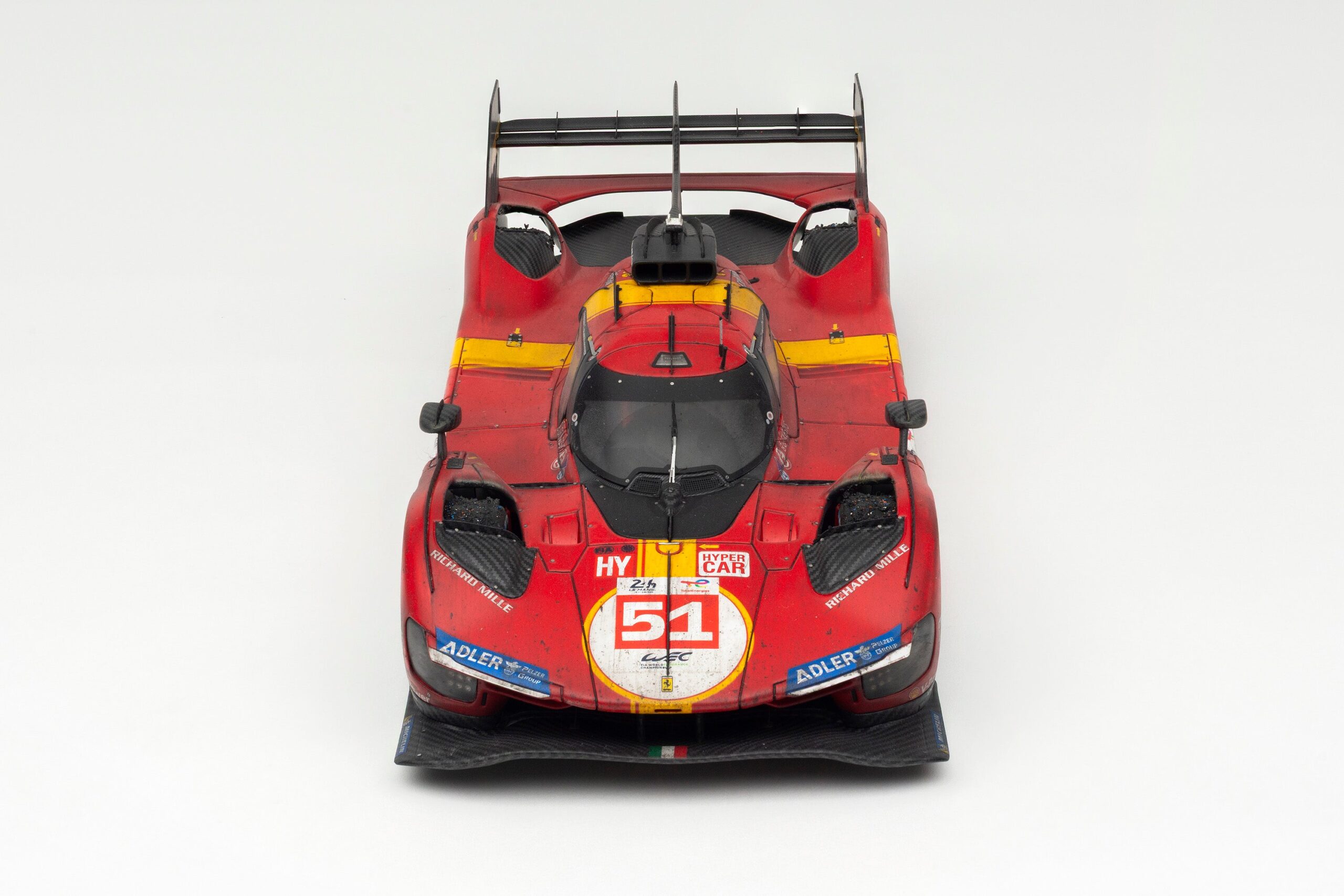 Amalgam Ferrari 499P 2023 Le Mans Winner (Race Weathered) - Rot | 1:18 – Bild 9