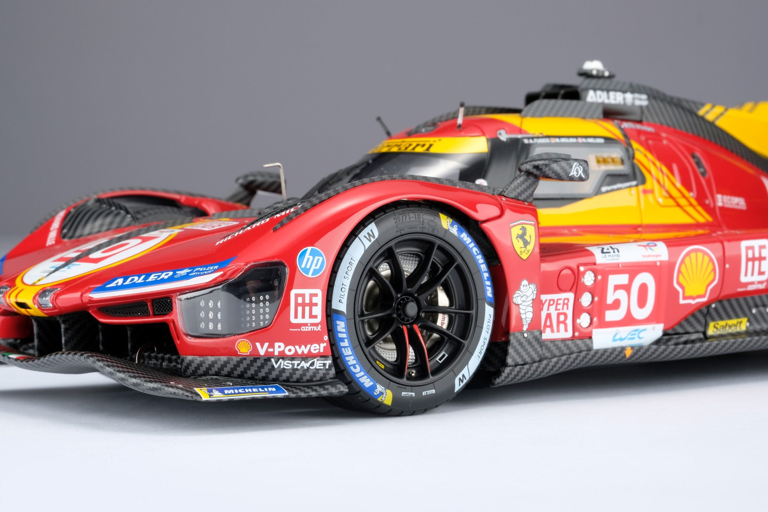 Amalgam Ferrari 499P 2024 Le Mans Winner - Rot | 1:18 – Bild 10