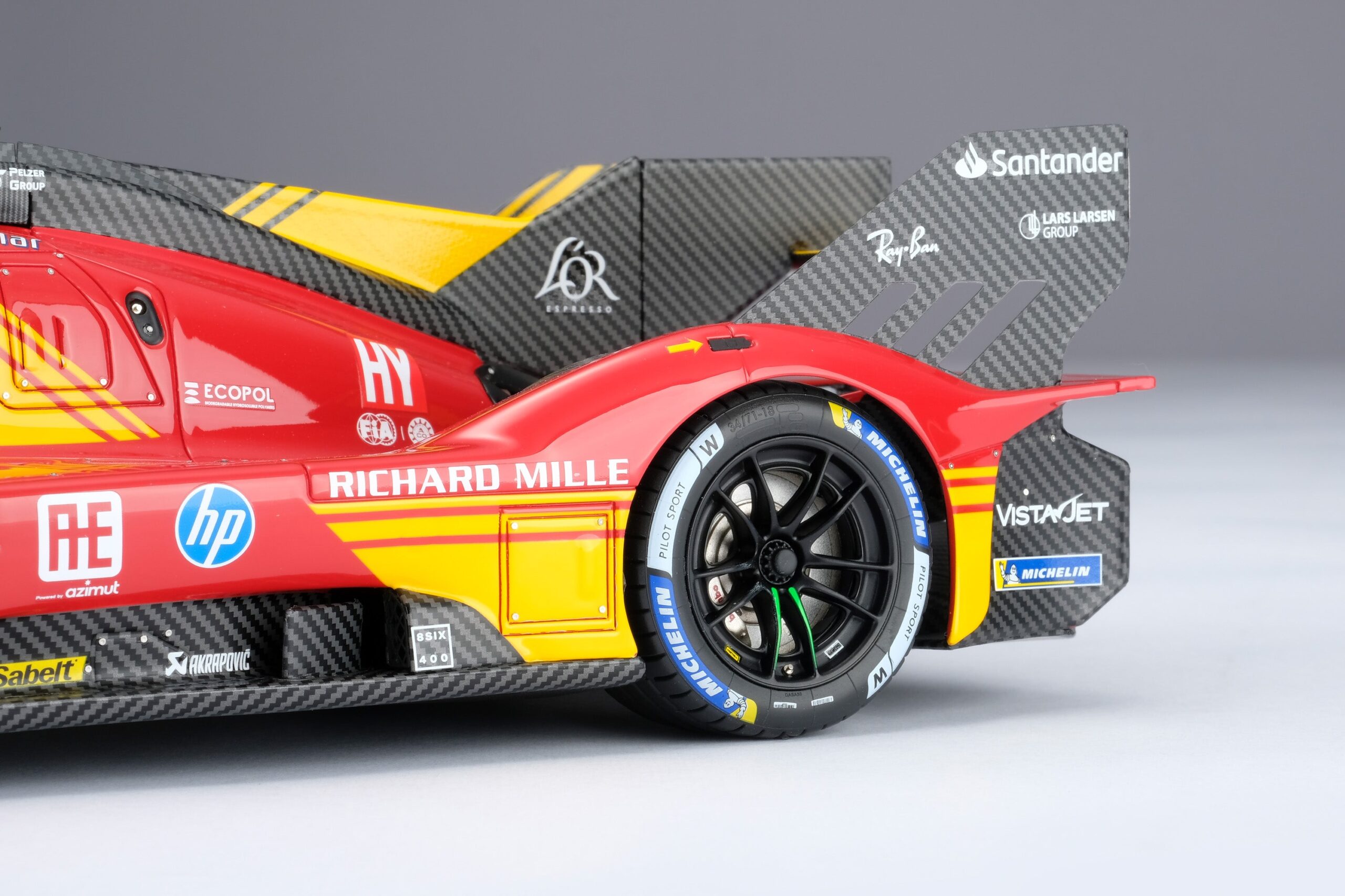 Amalgam Ferrari 499P 2024 Le Mans Winner - Rot | 1:18 – Bild 11