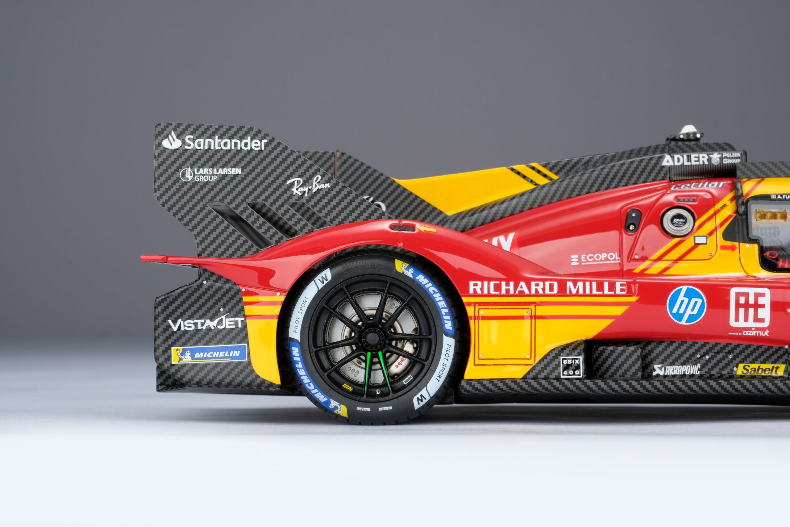 Amalgam Ferrari 499P 2024 Le Mans Winner - Rot | 1:18 – Bild 18