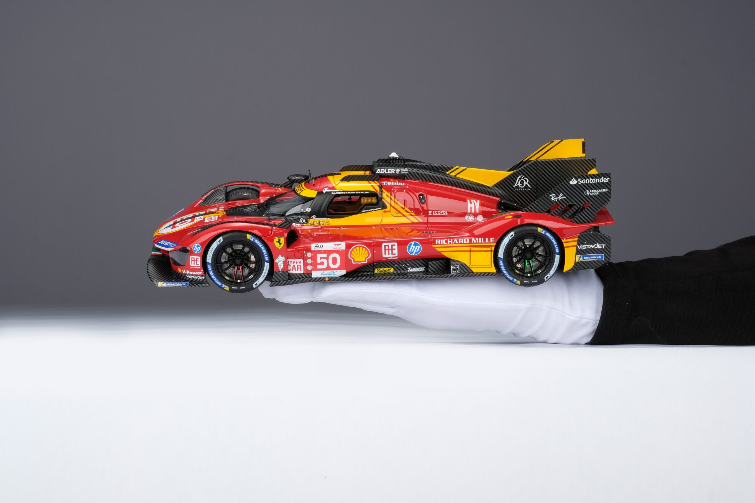 Amalgam Ferrari 499P 2024 Le Mans Winner - Rot | 1:18 – Bild 23