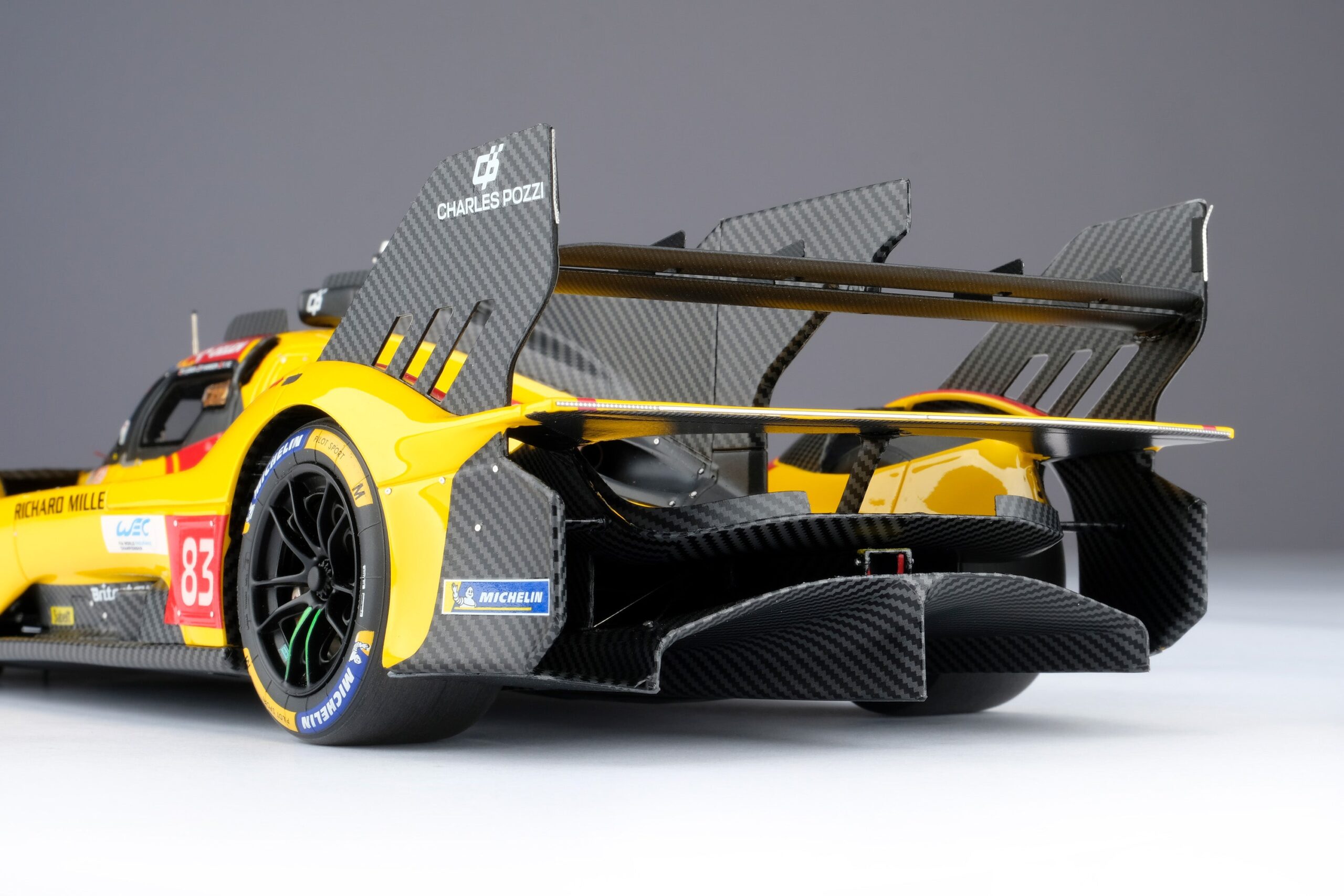 Amalgam Ferrari 499P 2025 Le Mans Winner #83 - Gelb | 1:18 – Bild 16