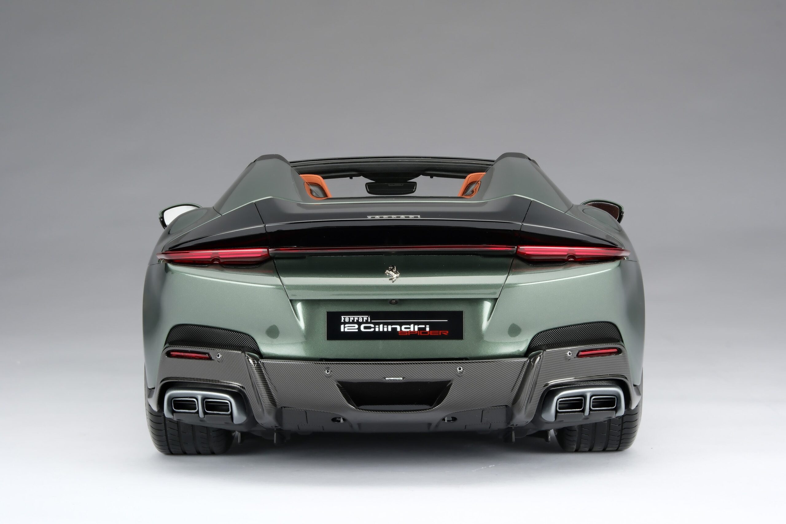 Amalgam Ferrari 12Cilindri Spider (2024) - Toskana-Grün | 1:8 - Image 14