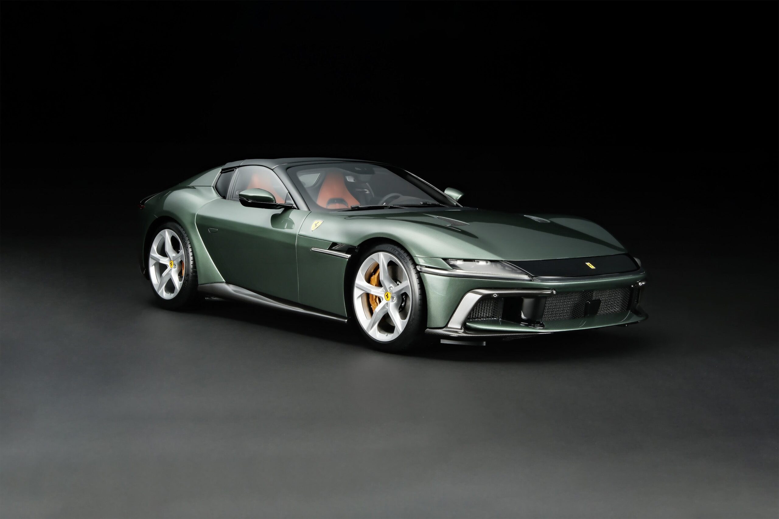 Amalgam Ferrari 12Cilindri Spider (2024) - Toskana-Grün | 1:8 - Image 2